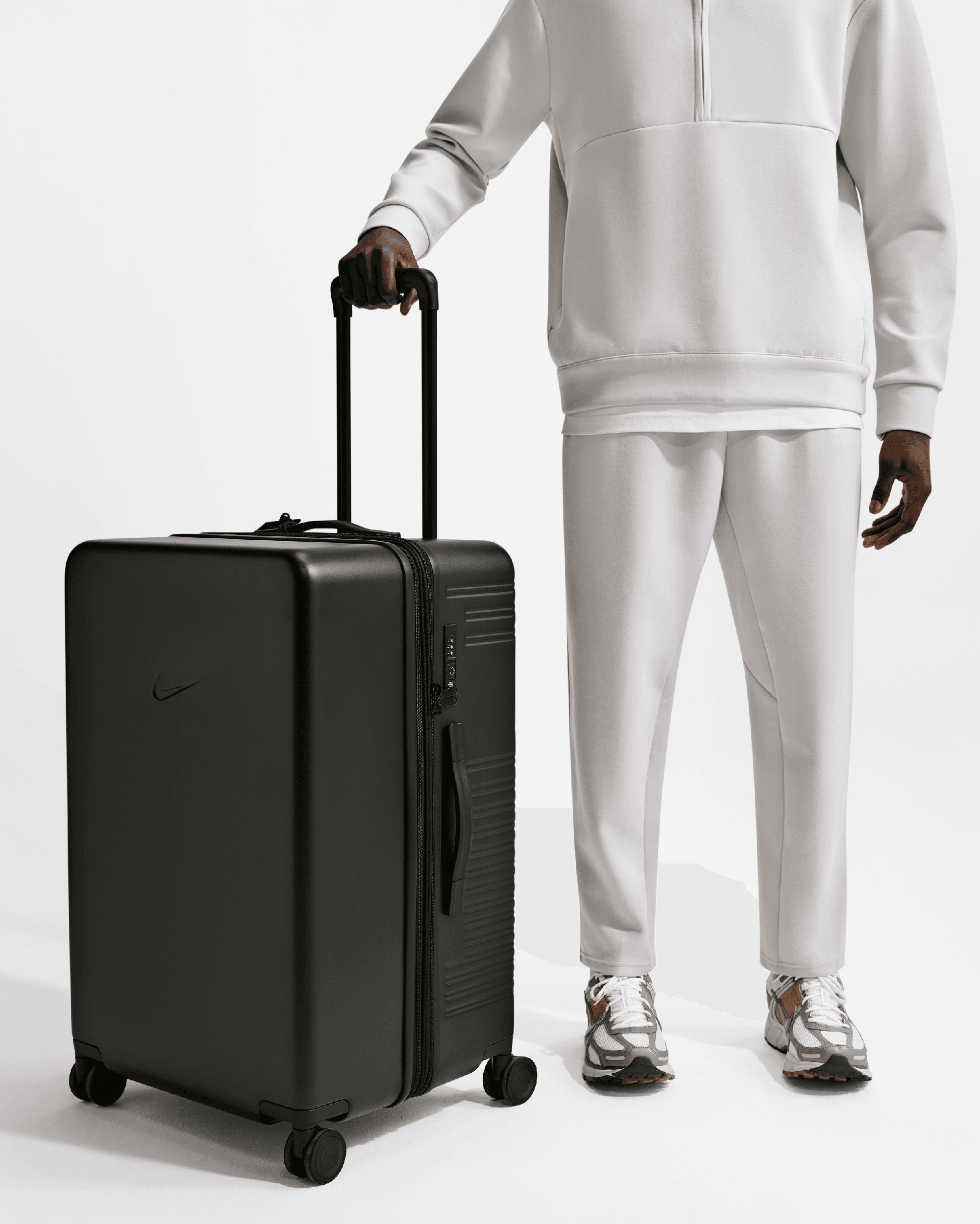 Backpacks and Suitcases Nike Carry-On 143L Unisex Suitcase - HV8586-010