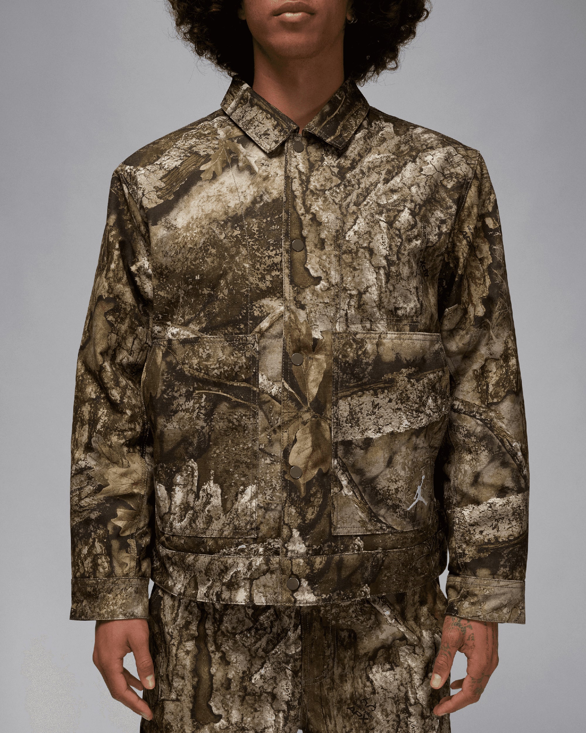 Jackets Coats Jordan Brooklyn Realtree Chicago Camo Print Relaxed Men's Light Jacket - HV0649-222