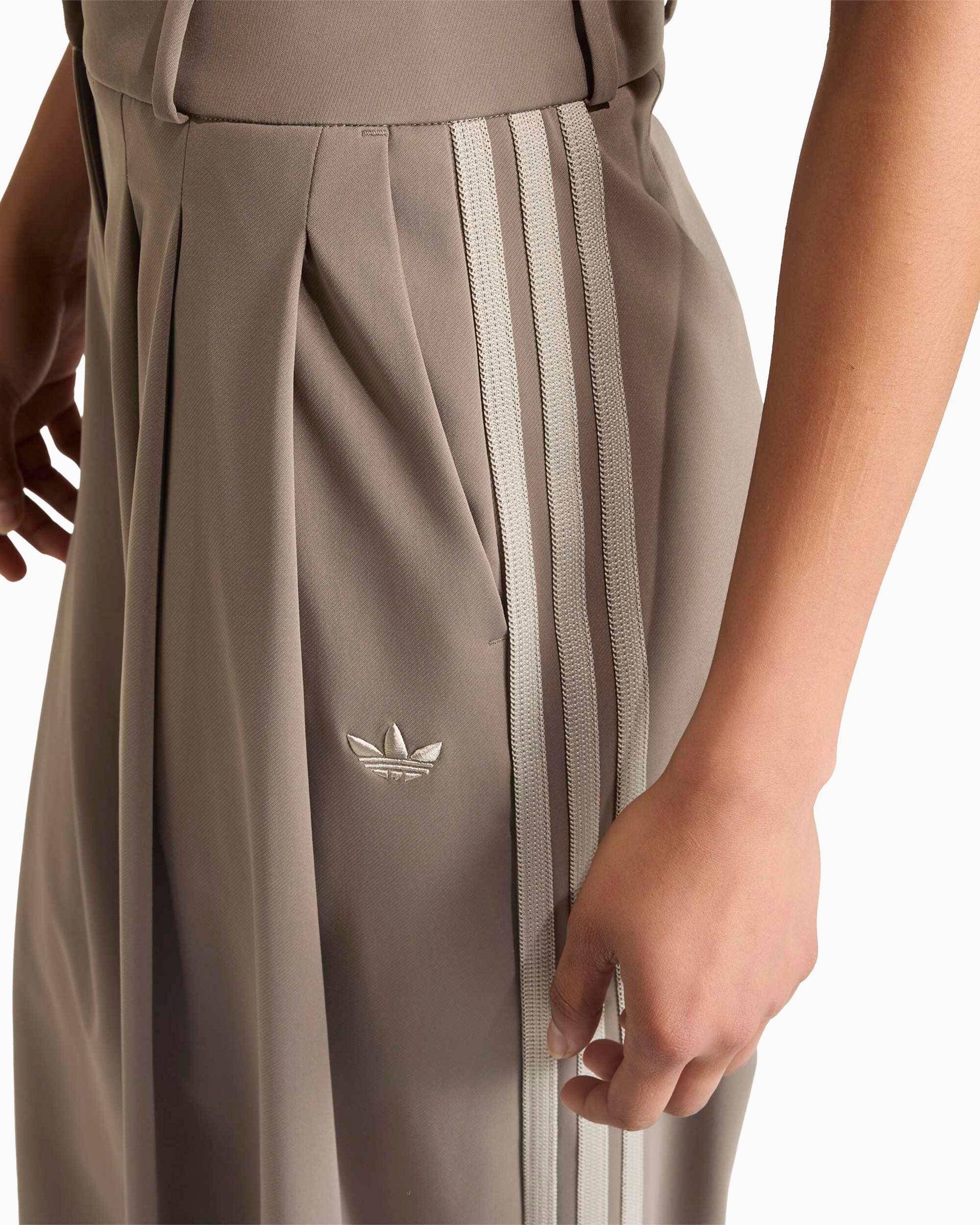 Pants adidas Originals Pleated Relaxed Women's Chino Pants - KR9619