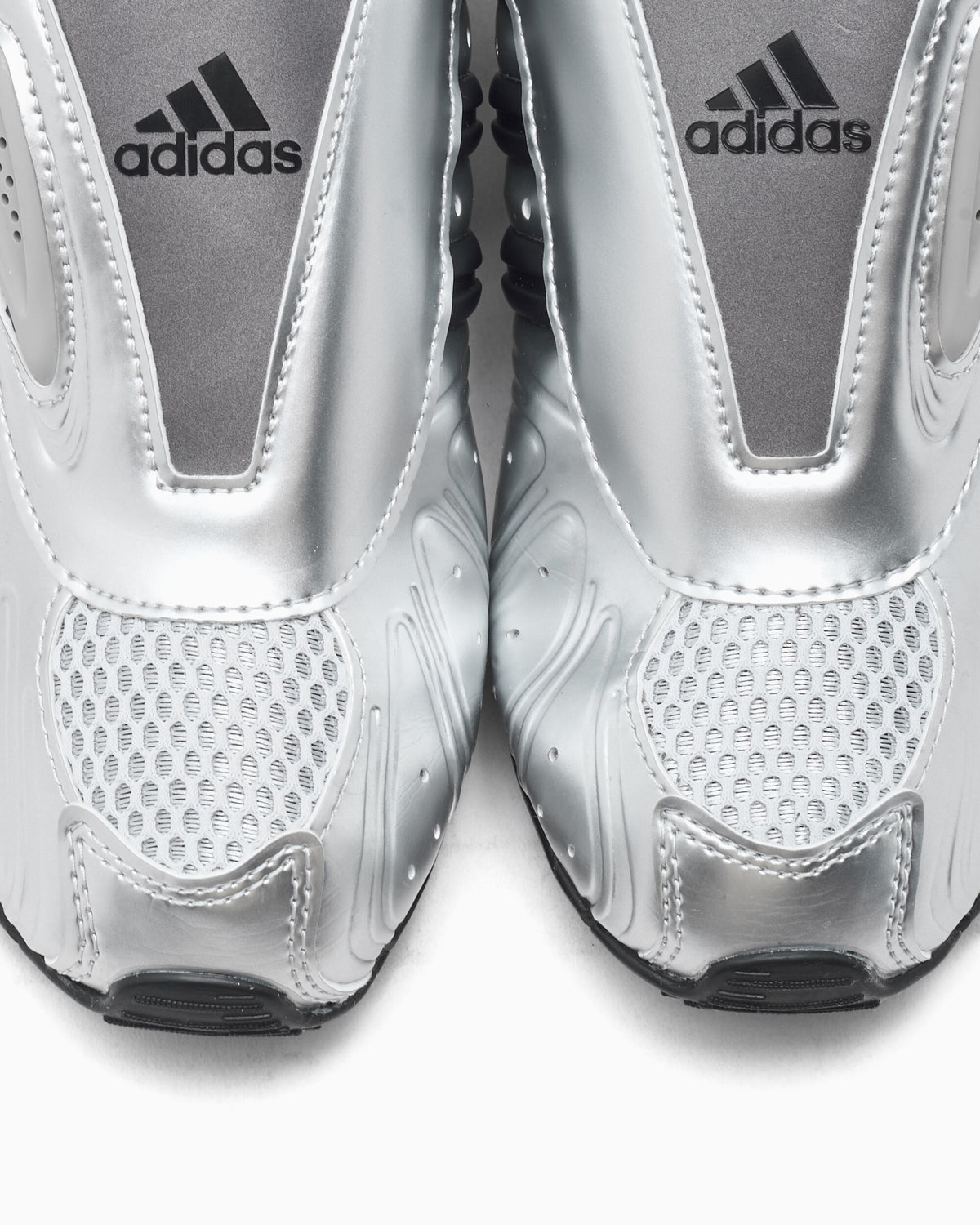 Sneakers adidas Originals Women's Ghost Moto Low "Silver Metallic" - KI4566