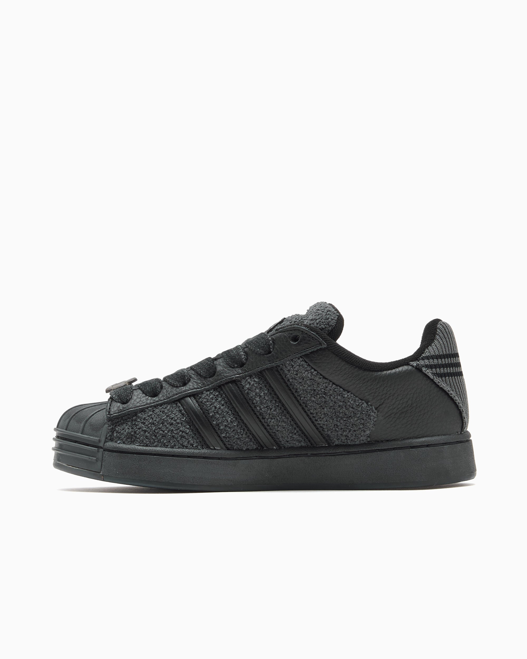 Sneakers adidas Originals x Disney Mickey Mouse Superstar ST - KJ9942