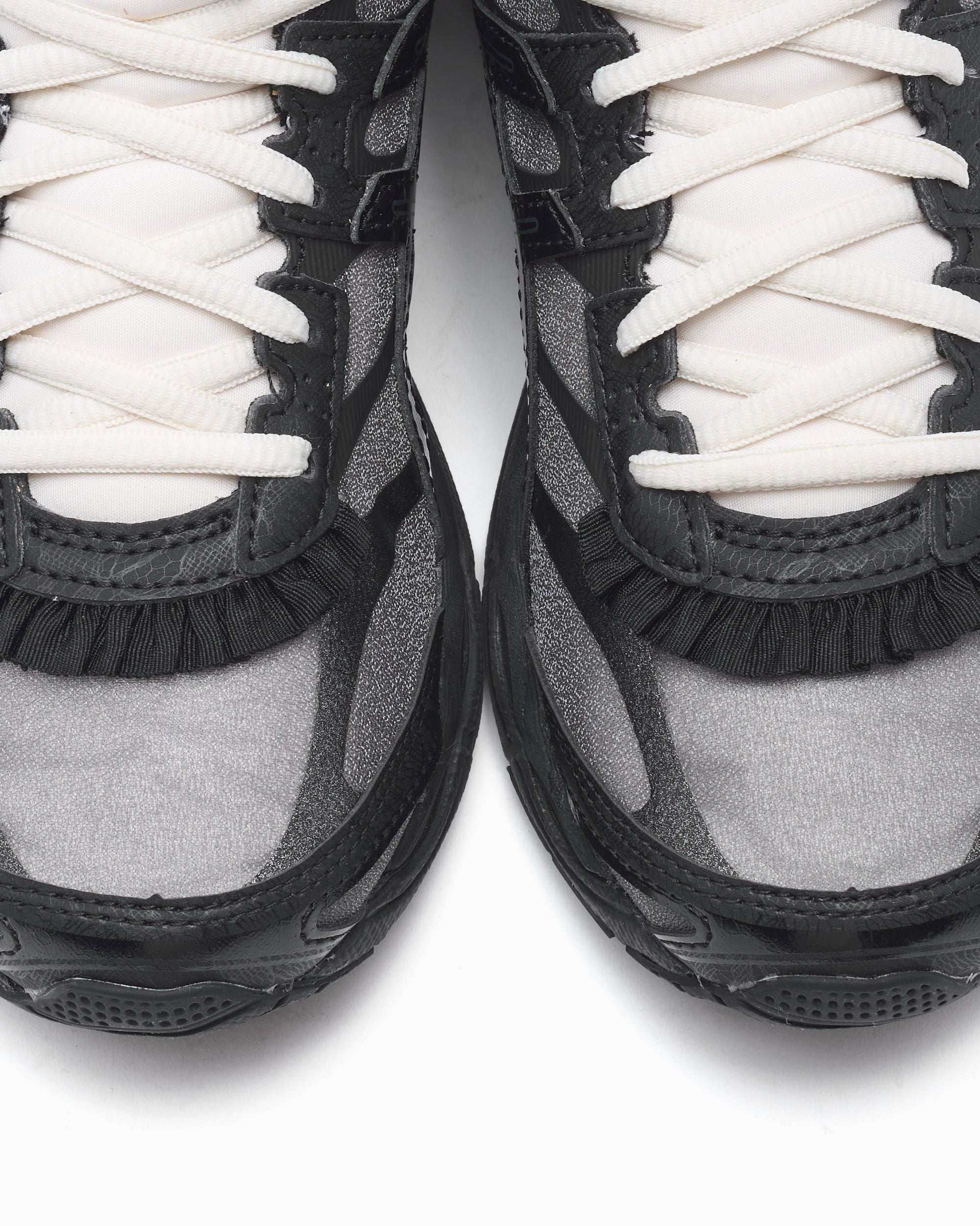Sneakers ASICS x Griff Gel-Cumulus 16 - 1203B038-001
