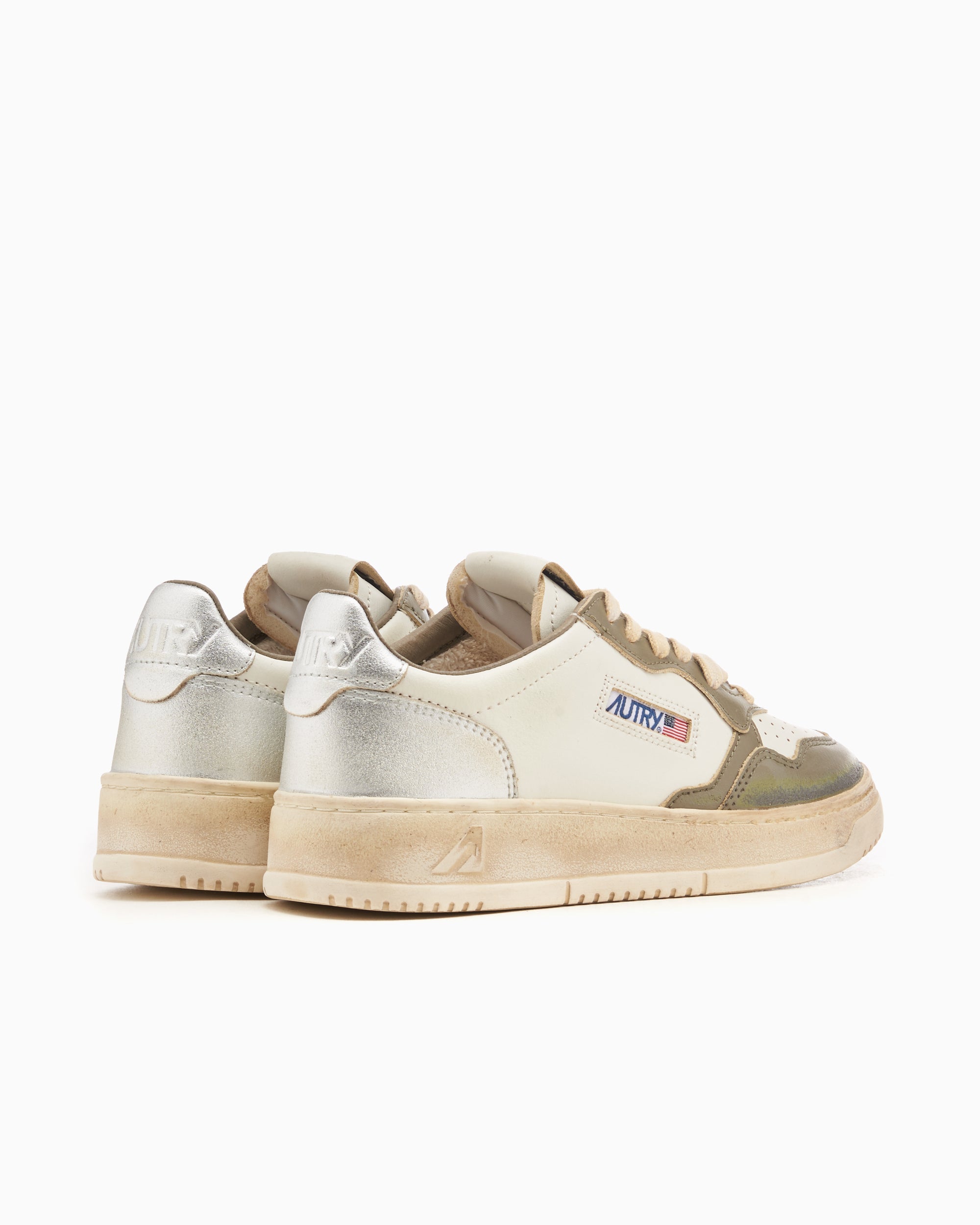 Sneakers Autry Women's Medalist Low Super Vintage Leather - AVLWSV50