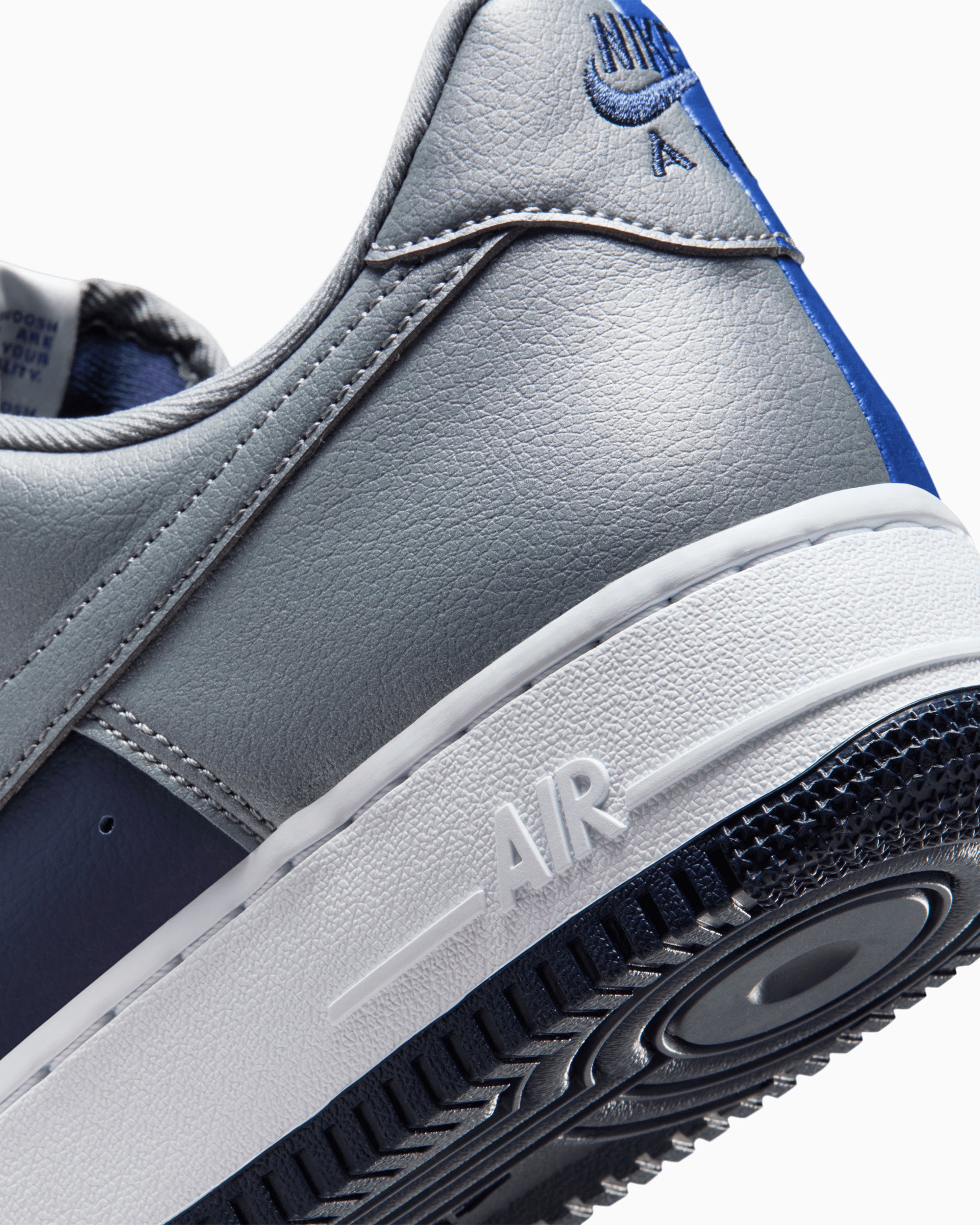 Sneakers Nike Air Force 1 '07 LV8 "Mismatched Heel" - IB6847-400