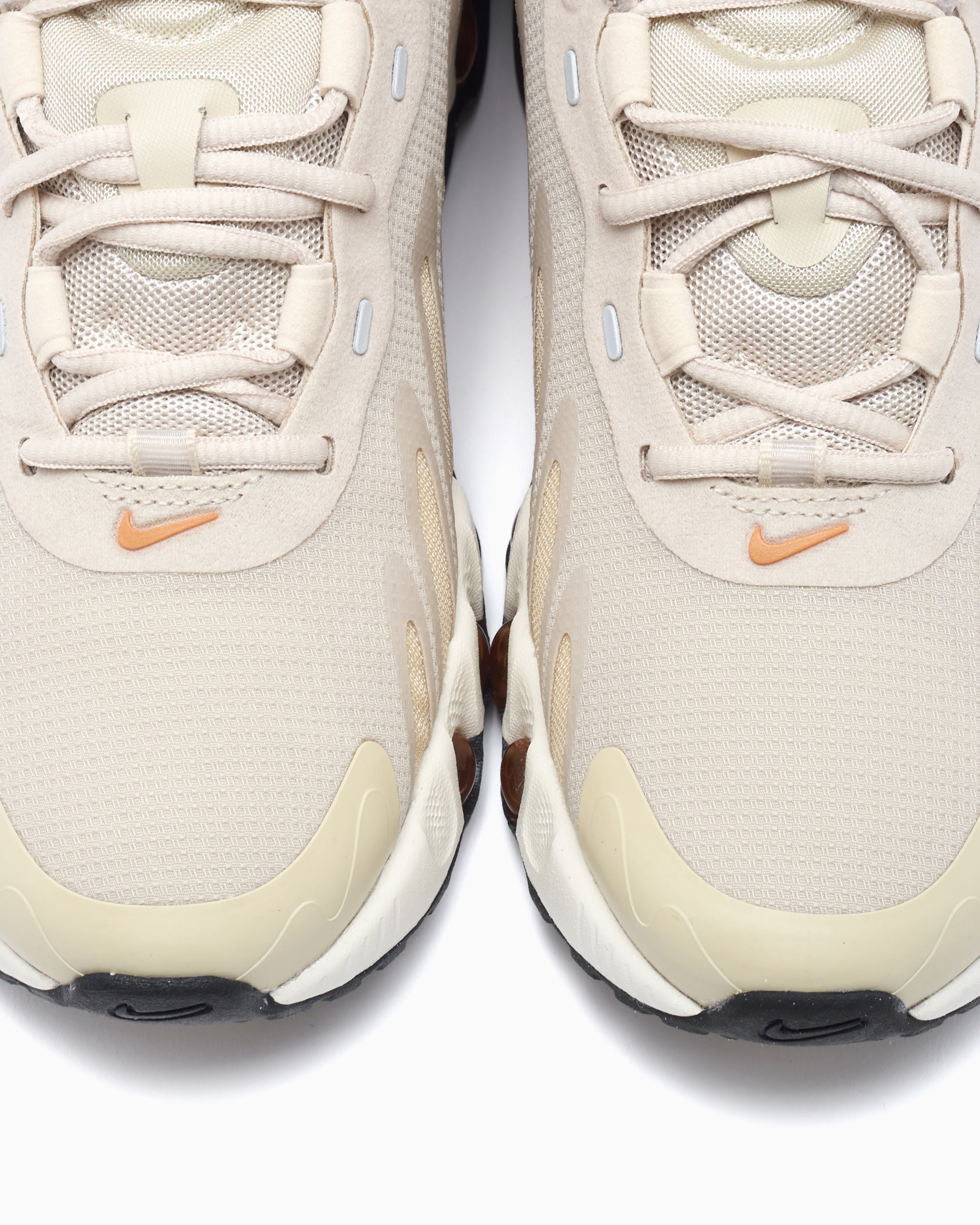 Sneakers Nike Air Max Dn8 "Light Khaki" - FQ7860-204