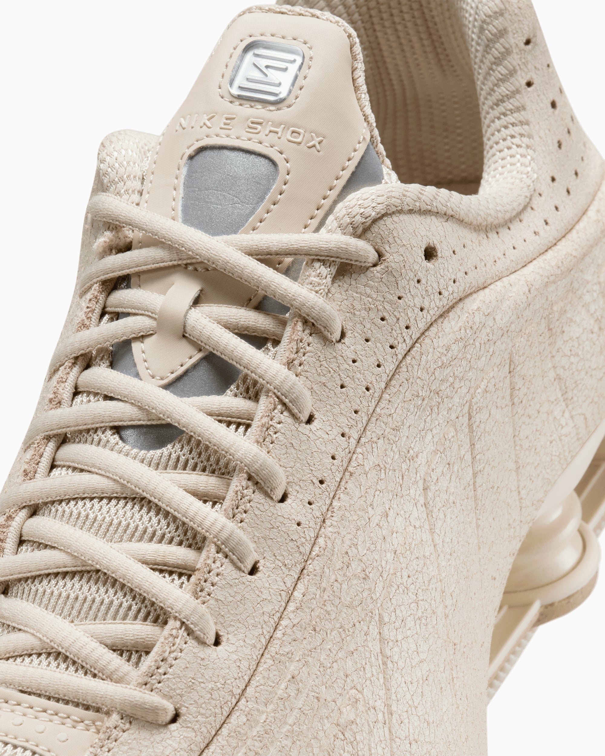 Sneakers Nike Shox R4 "Natural and Metallic Silver" - IO4544-100