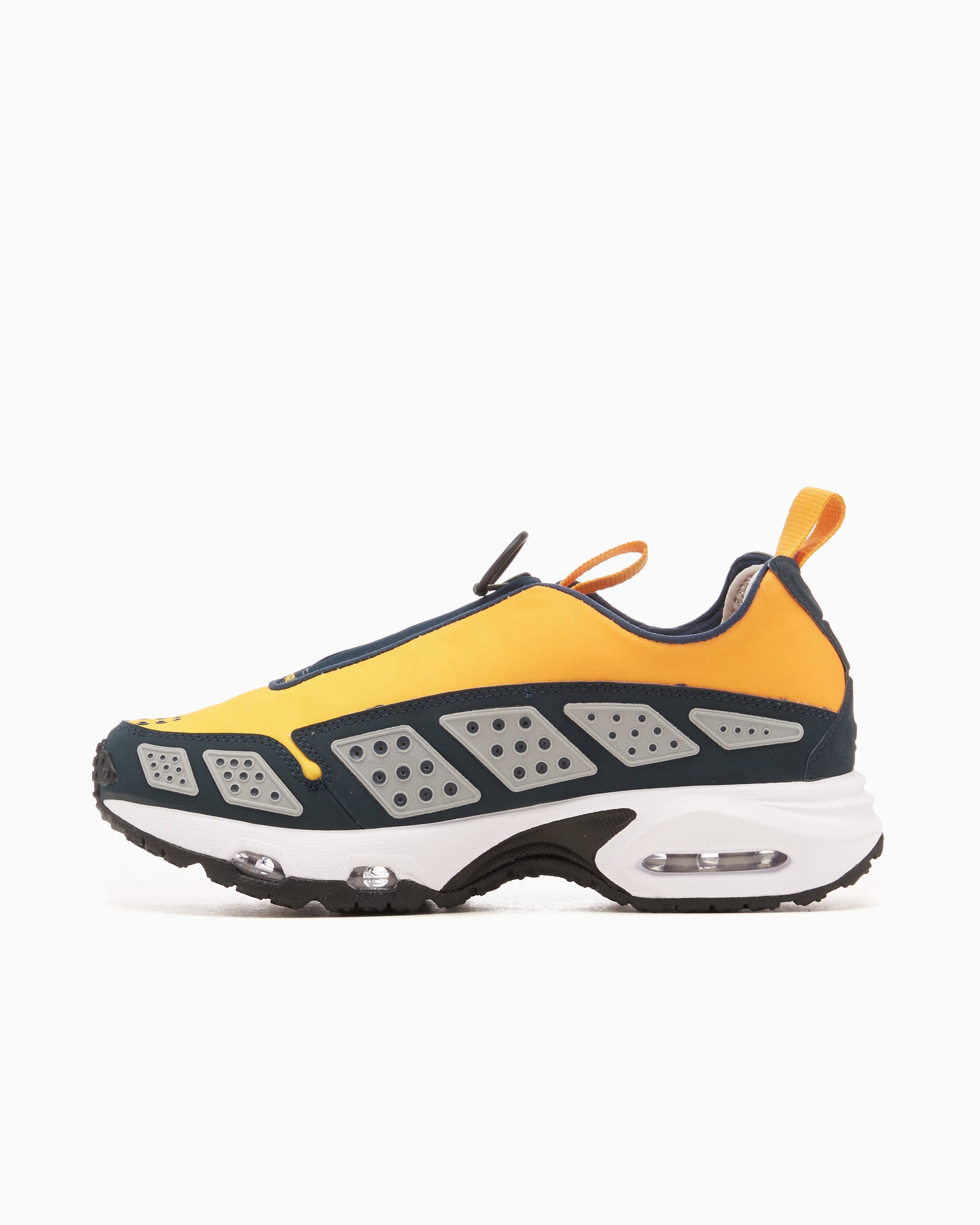 Sneakers Nike Women's Air Max SNDR "Canyon Gold" - HJ8080-700