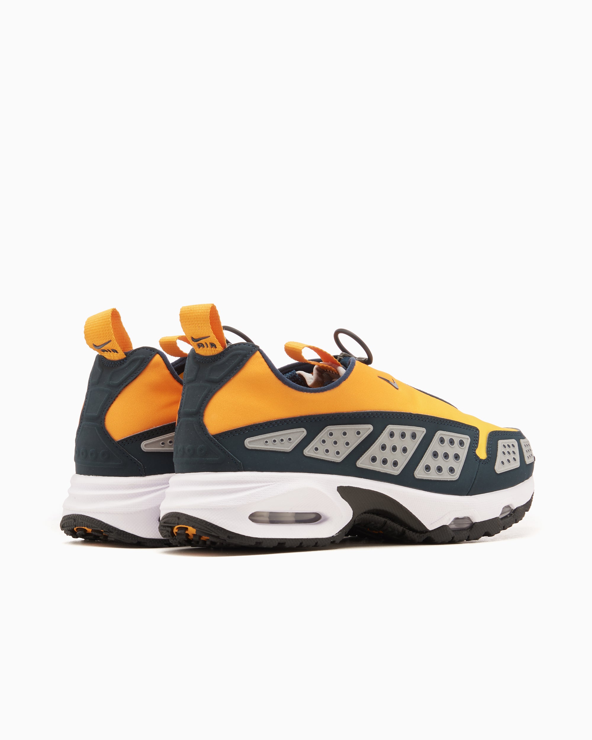 Sneakers Nike Women's Air Max SNDR "Canyon Gold" - HJ8080-700