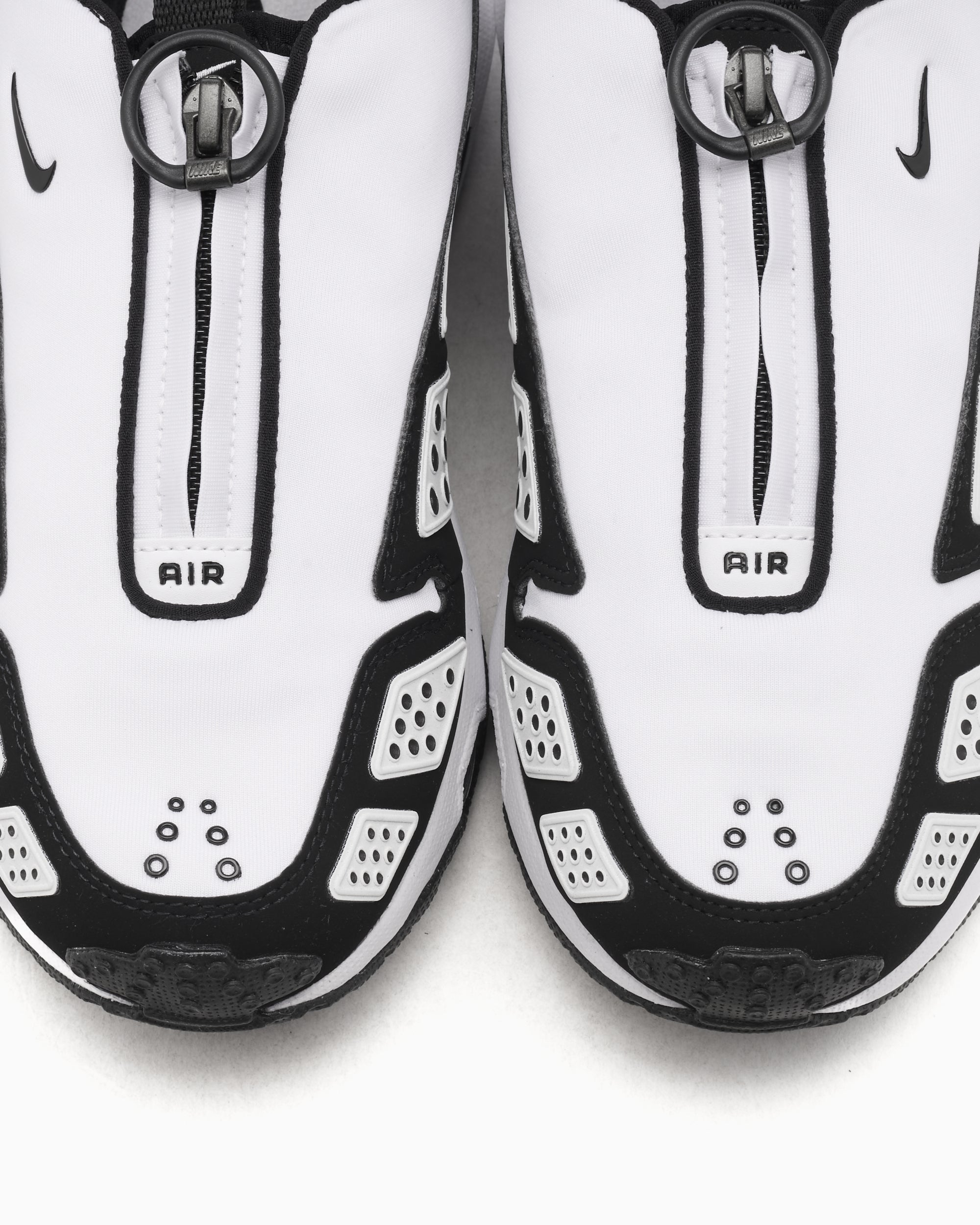 Sneakers Nike Women's Air Max SNDR "Panda" - FZ2068-100