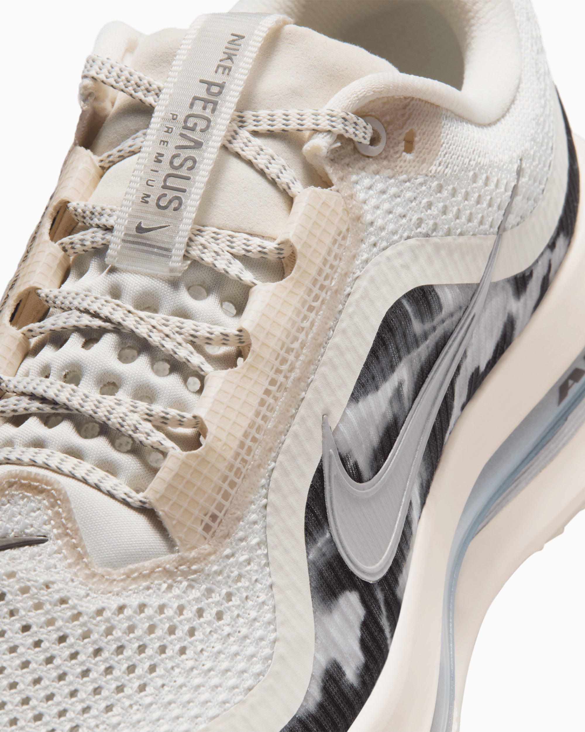 Sneakers Nike Women's Pegasus Premium SE - IO8232-002