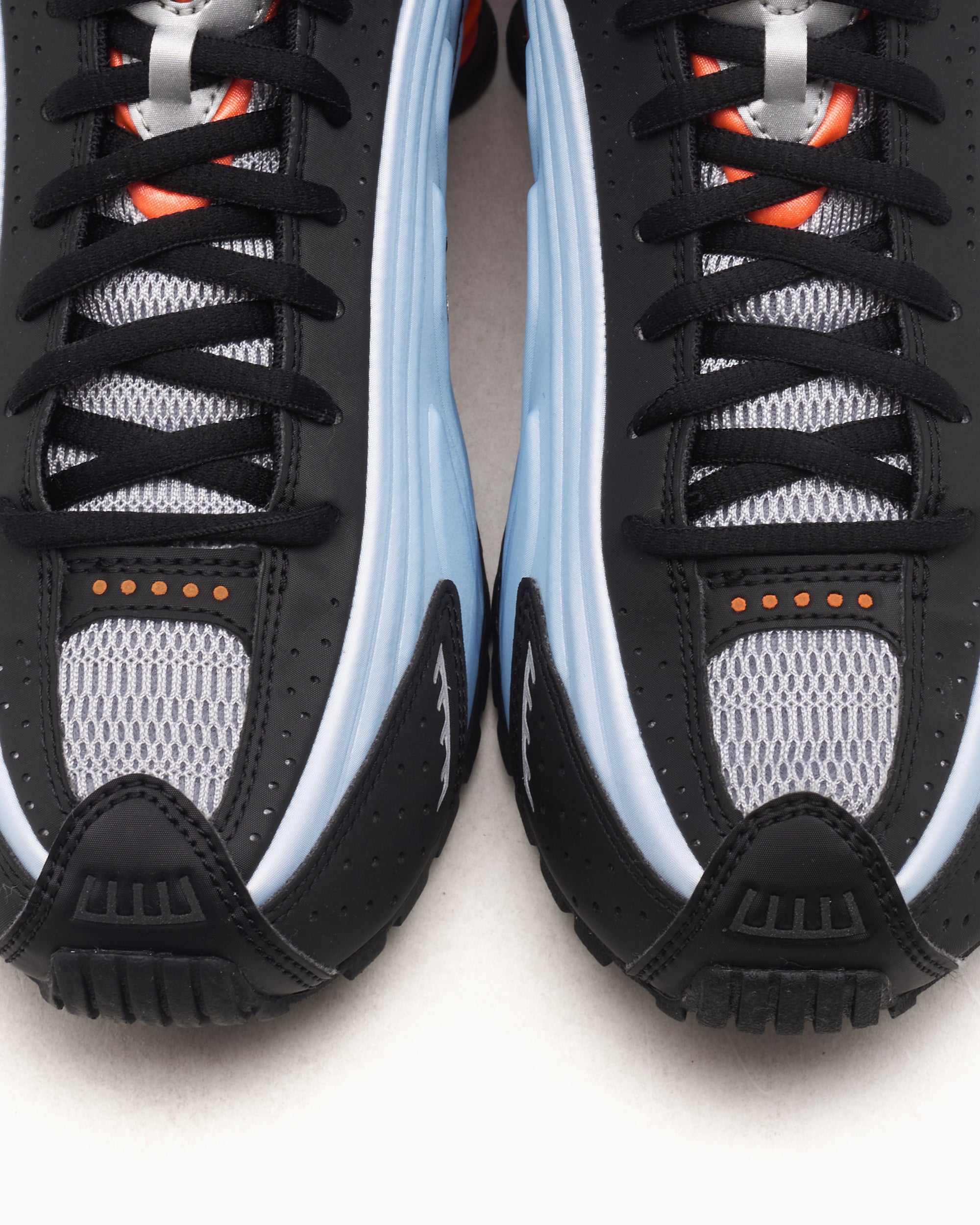 Sneakers Nike Women's Shox R4 - AR3565-401