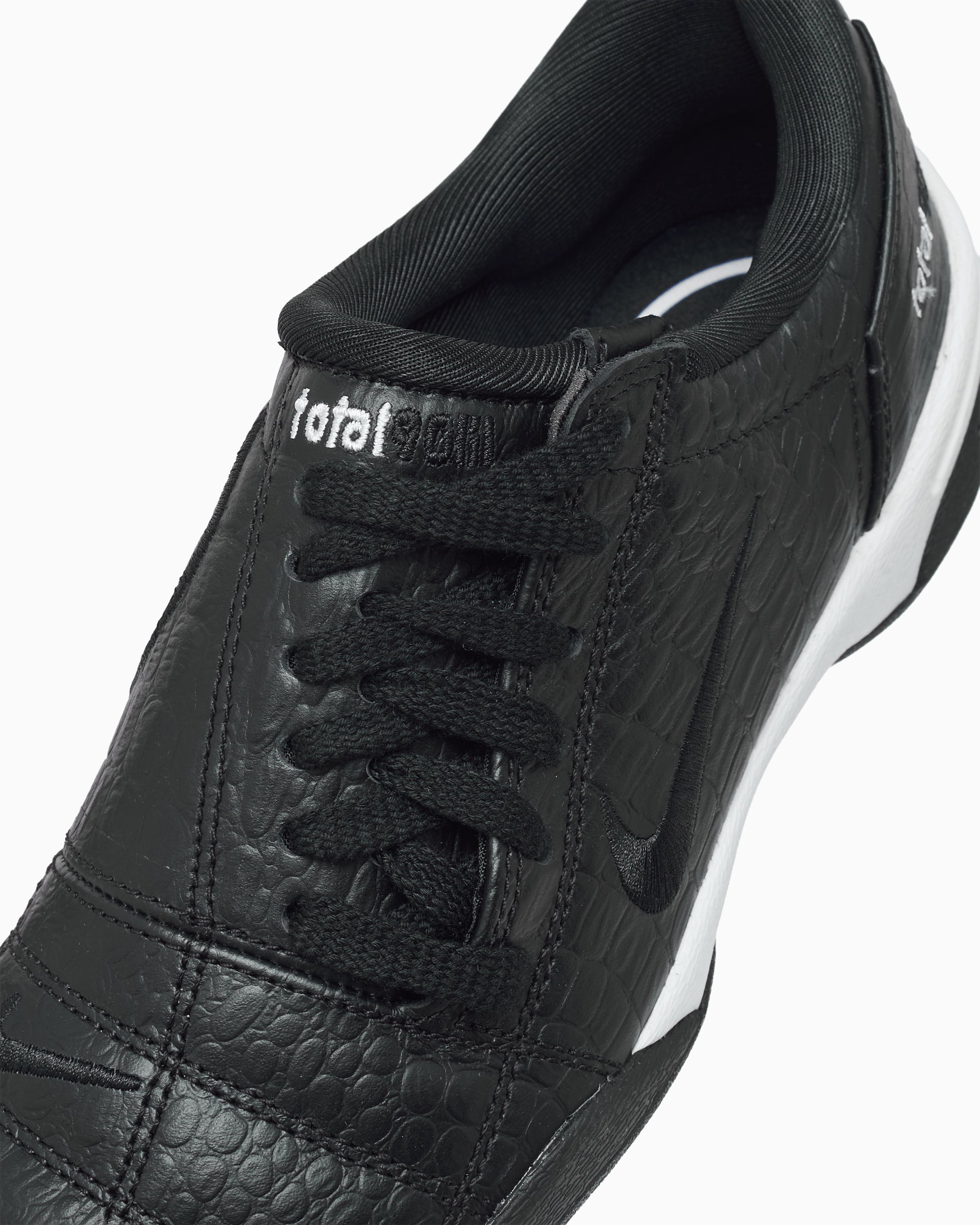 Sneakers Nike Women's Total 90 - IF3947-001