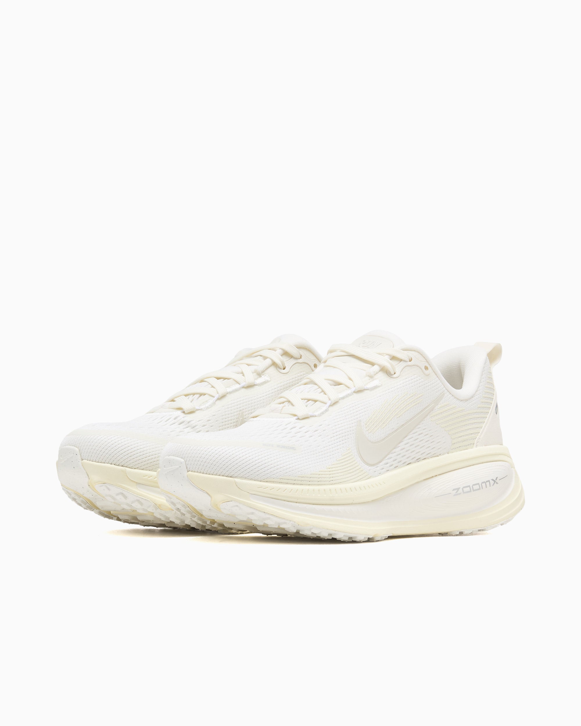 Sneakers Nike Women's Vomero 18 - HM6804-110