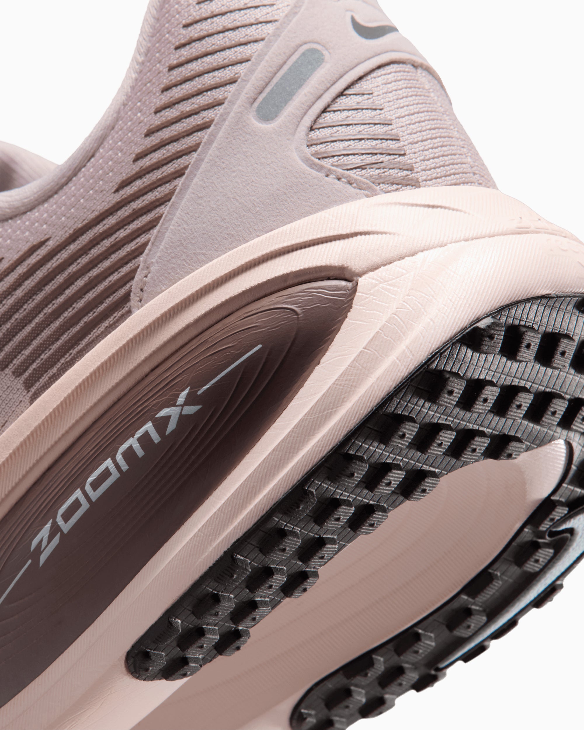 Sneakers Nike Women's Vomero 18 - HM6804-607