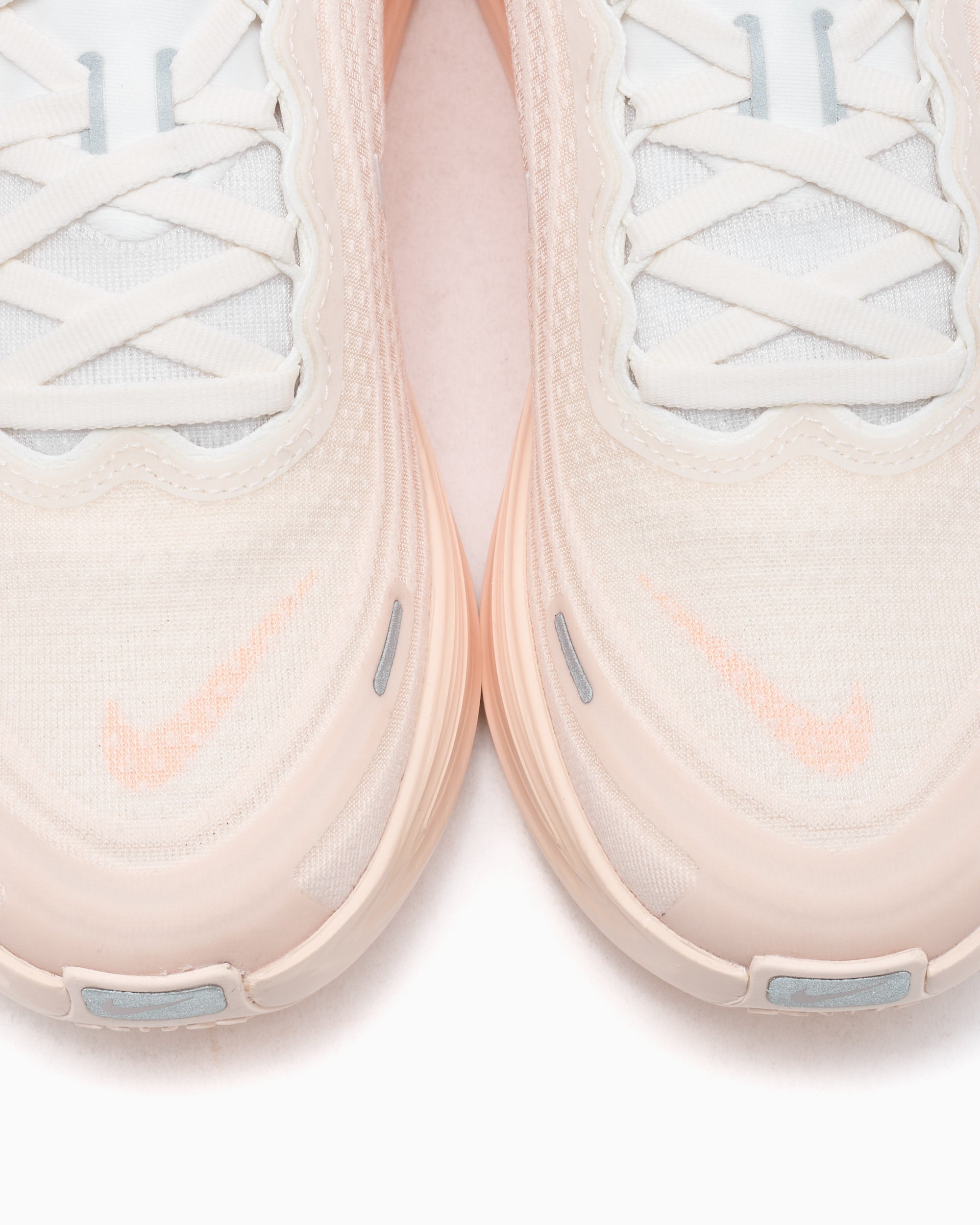 Sneakers Nike Women's Vomero Plus - HV8154-801