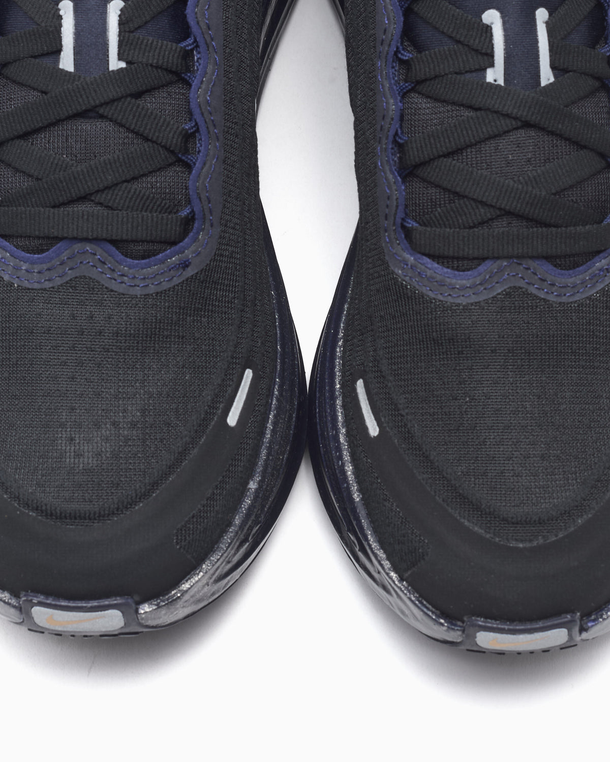 Sneakers Nike Women's Vomero Plus "Keely Hodkinson" - IR7193-400