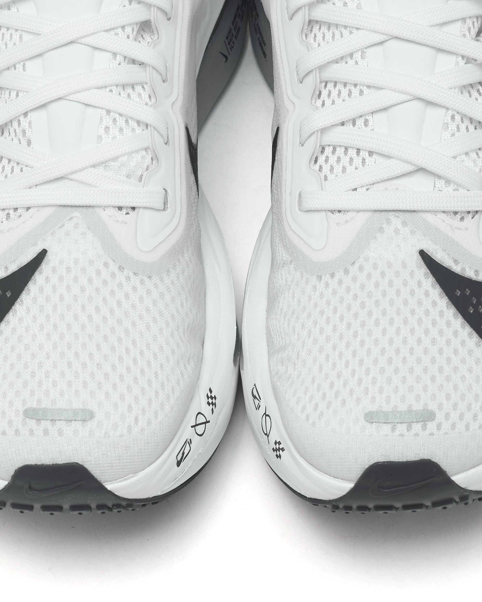 Sneakers Nike Women's Zoom Fly 6 - FN8455-104