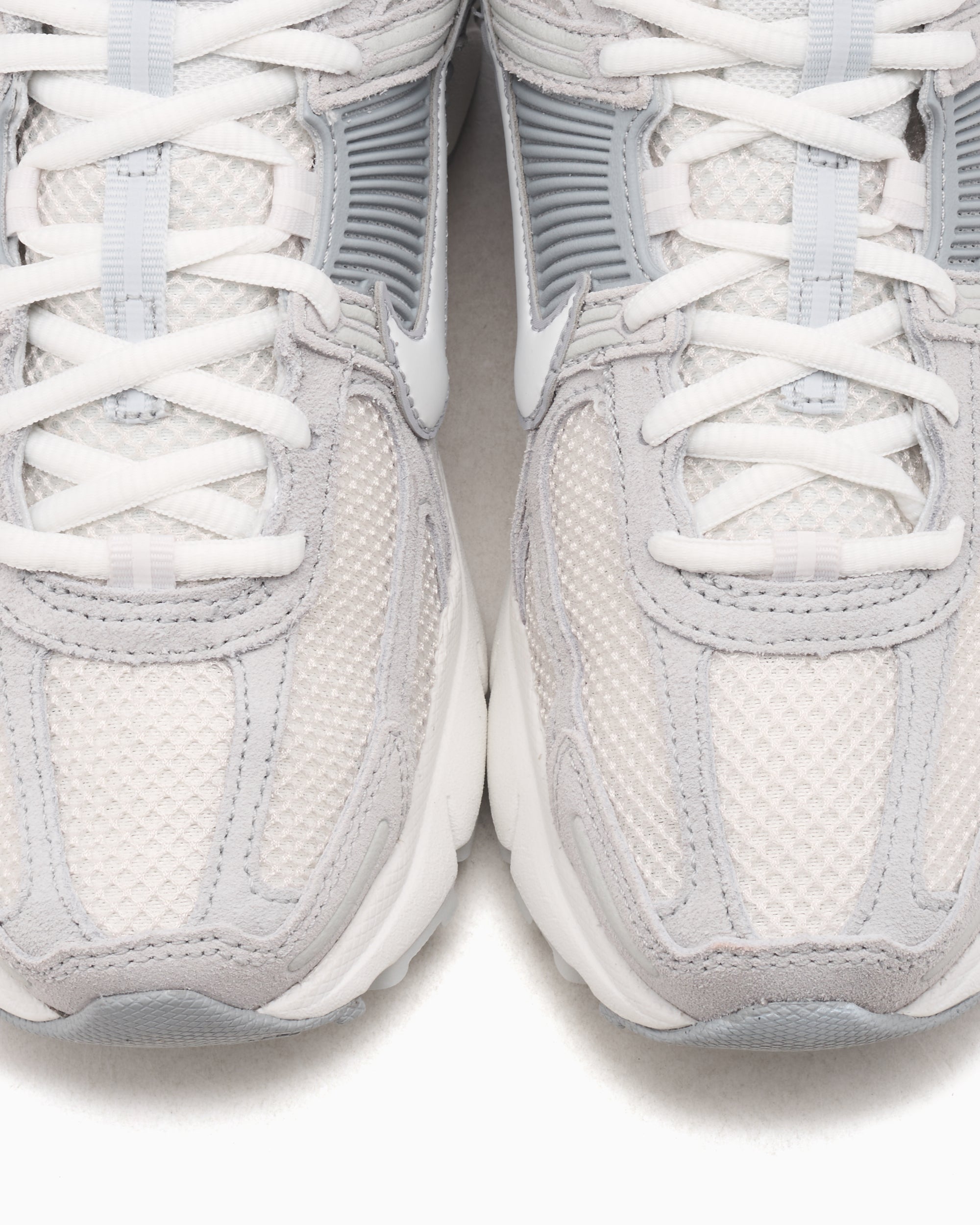 Sneakers Nike Women's Zoom Vomero 5 "Pure Platinum" - HQ0458-001