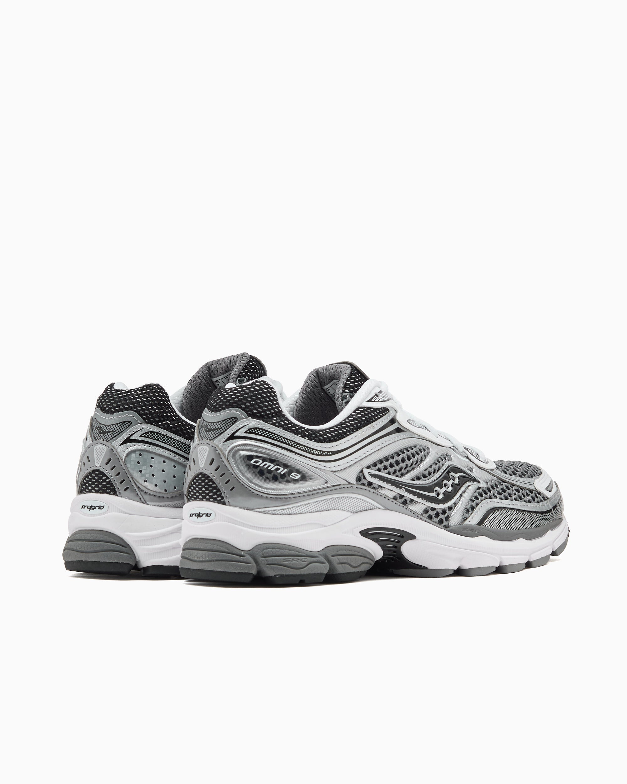 Sneakers Saucony Progrid OMNI 9 - S70739-42