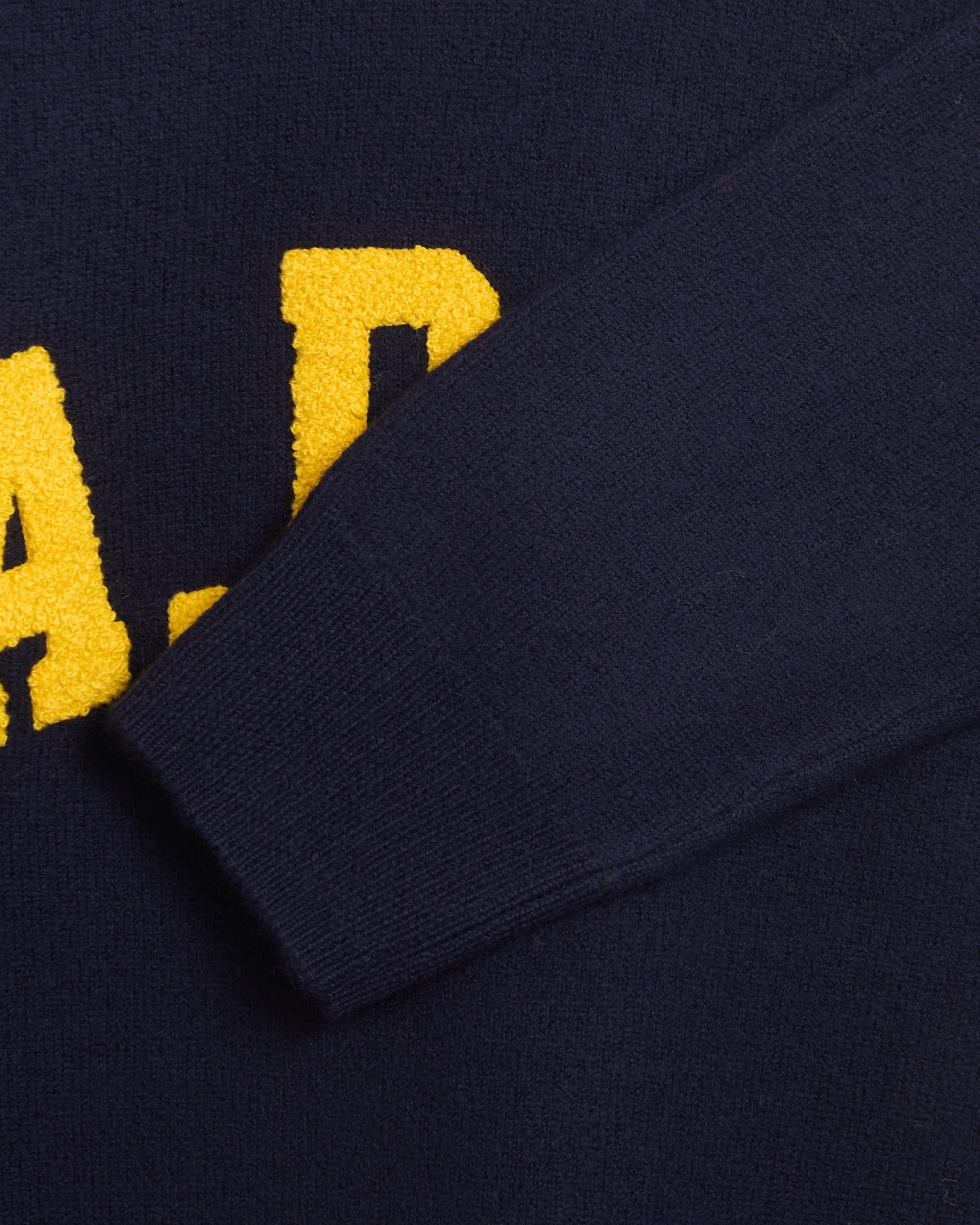 Sweaters A.P.C. A.P.C. Joshua Men's Sweater Men's Sweater - WVBDK-M23365-IAK