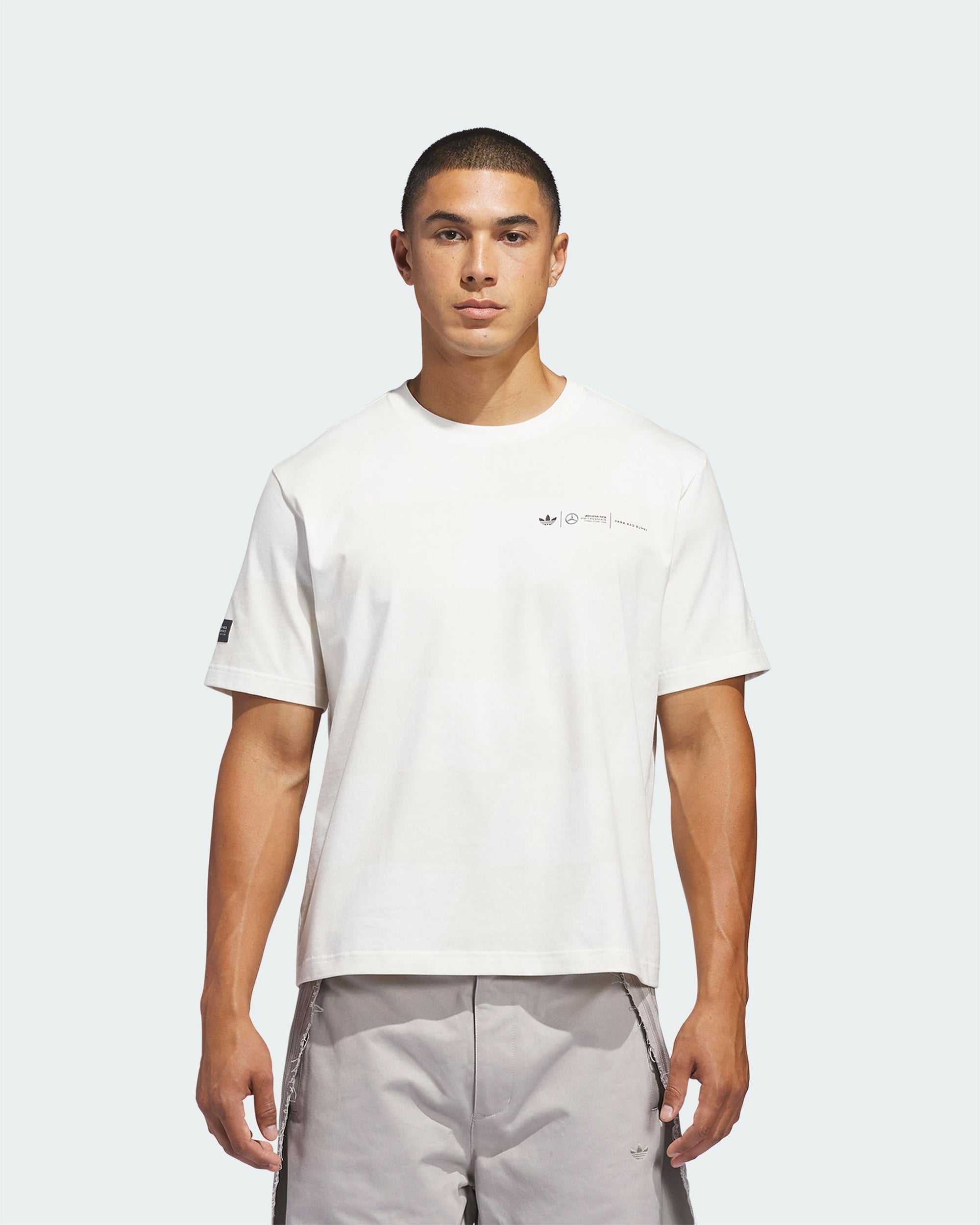T-Shirts adidas Originals x Bad Bunny x Mercedes AMG Petronas Racing Logo Relaxed Men's T-Shirt - KD7593