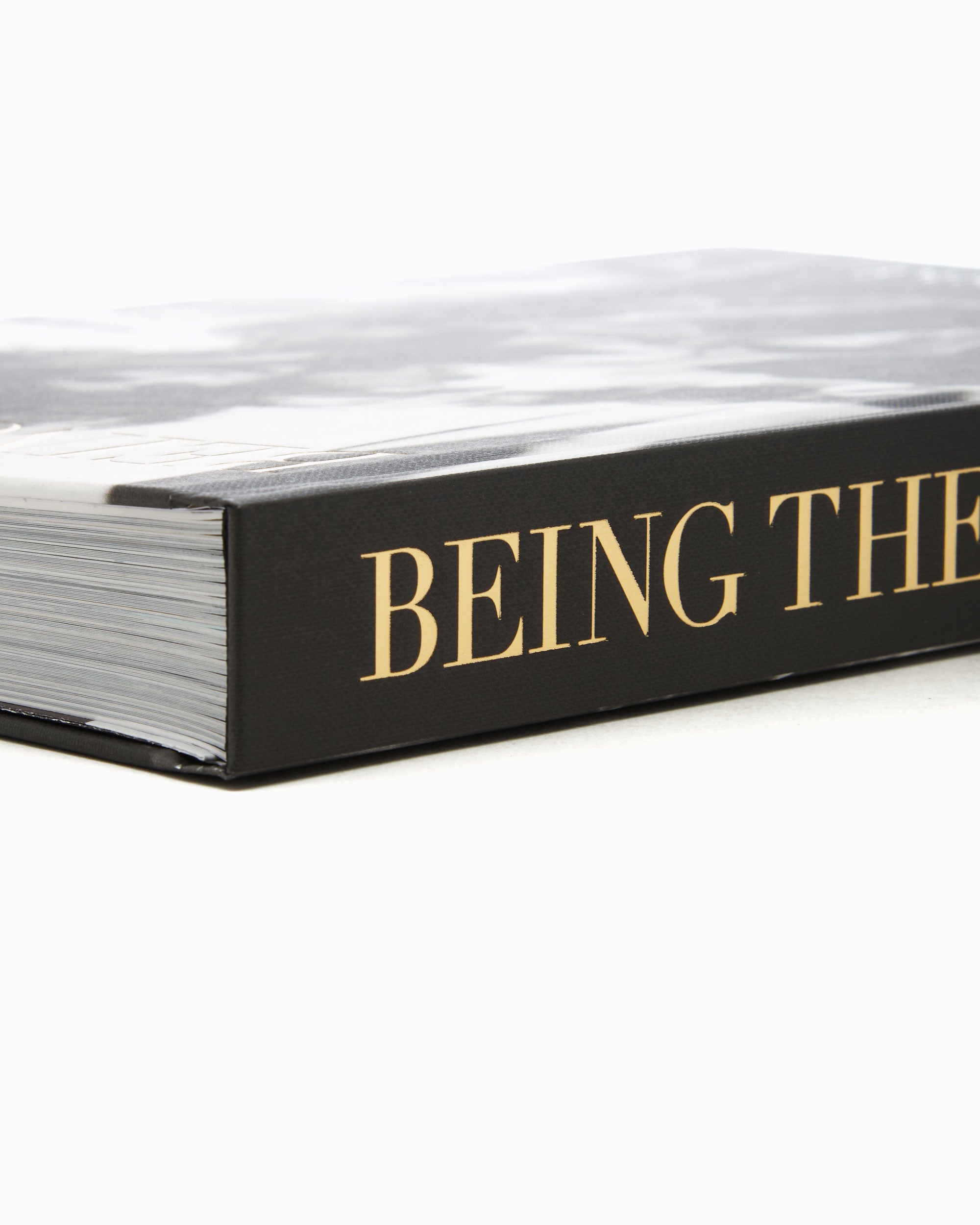 Books Magazines IDEA Gavin Bond Being There - IDEA-SS23-REF23