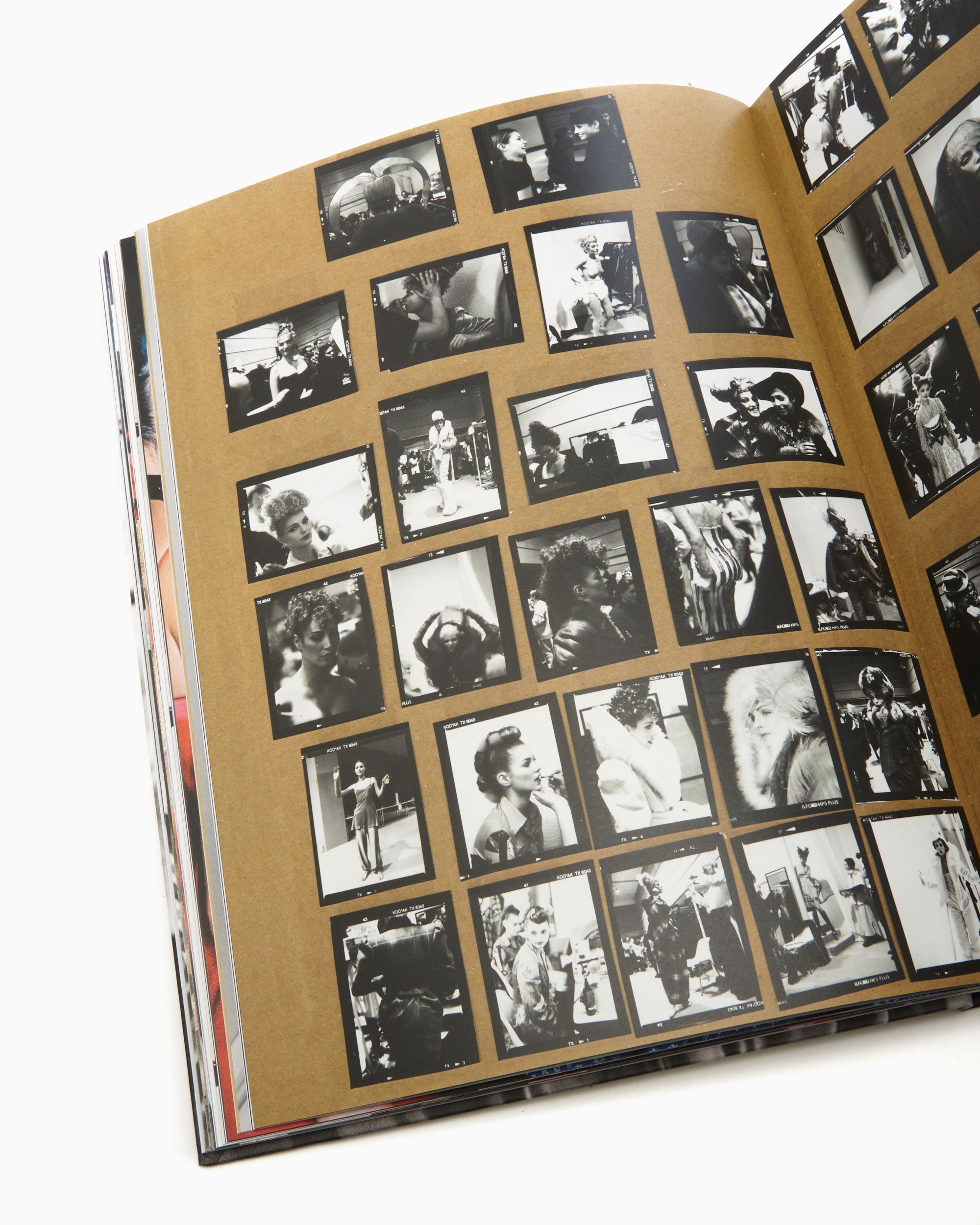 Books Magazines IDEA Gavin Bond Being There - IDEA-SS23-REF23