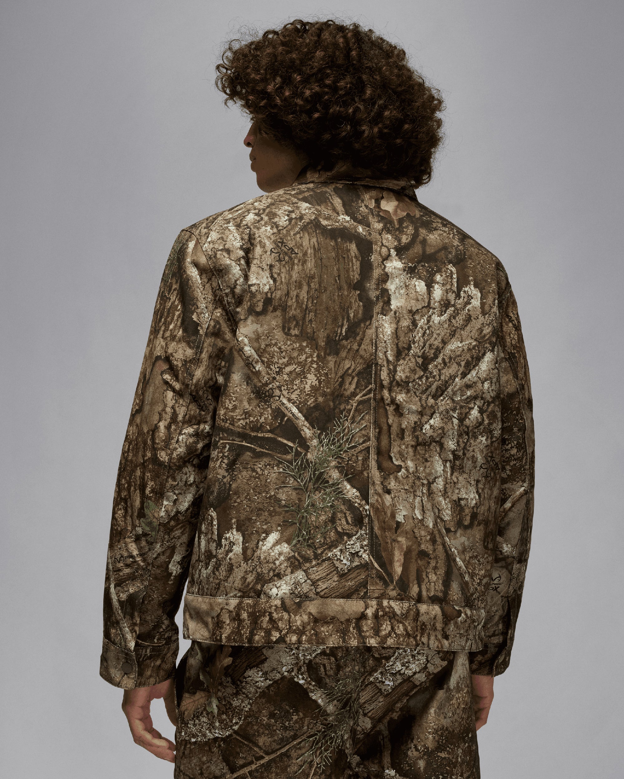 Jackets Coats Jordan Brooklyn Realtree Chicago Camo Print Relaxed Men's Light Jacket - HV0649-222