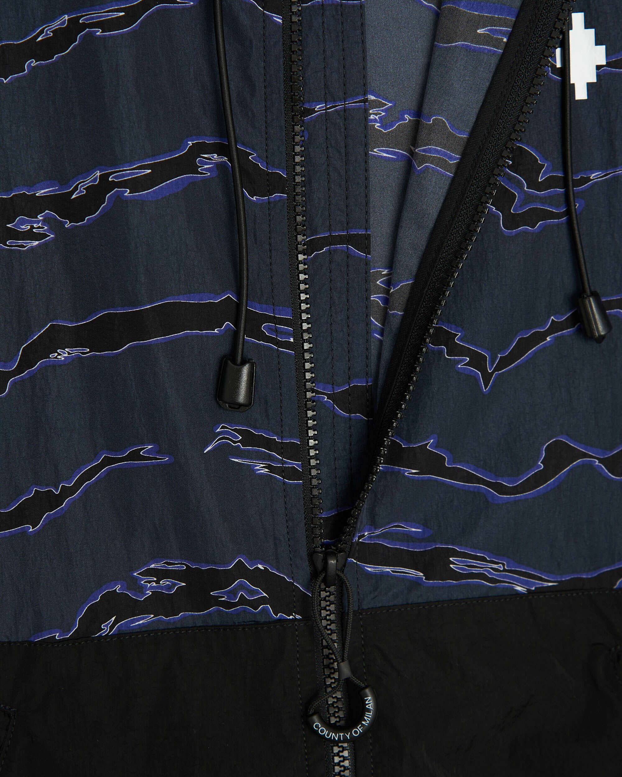 Jackets Coats Marcelo Burlon All Over Camou Nylon Men's Windbreaker Men's Windbreaker - CMEB037F21FAB0024945