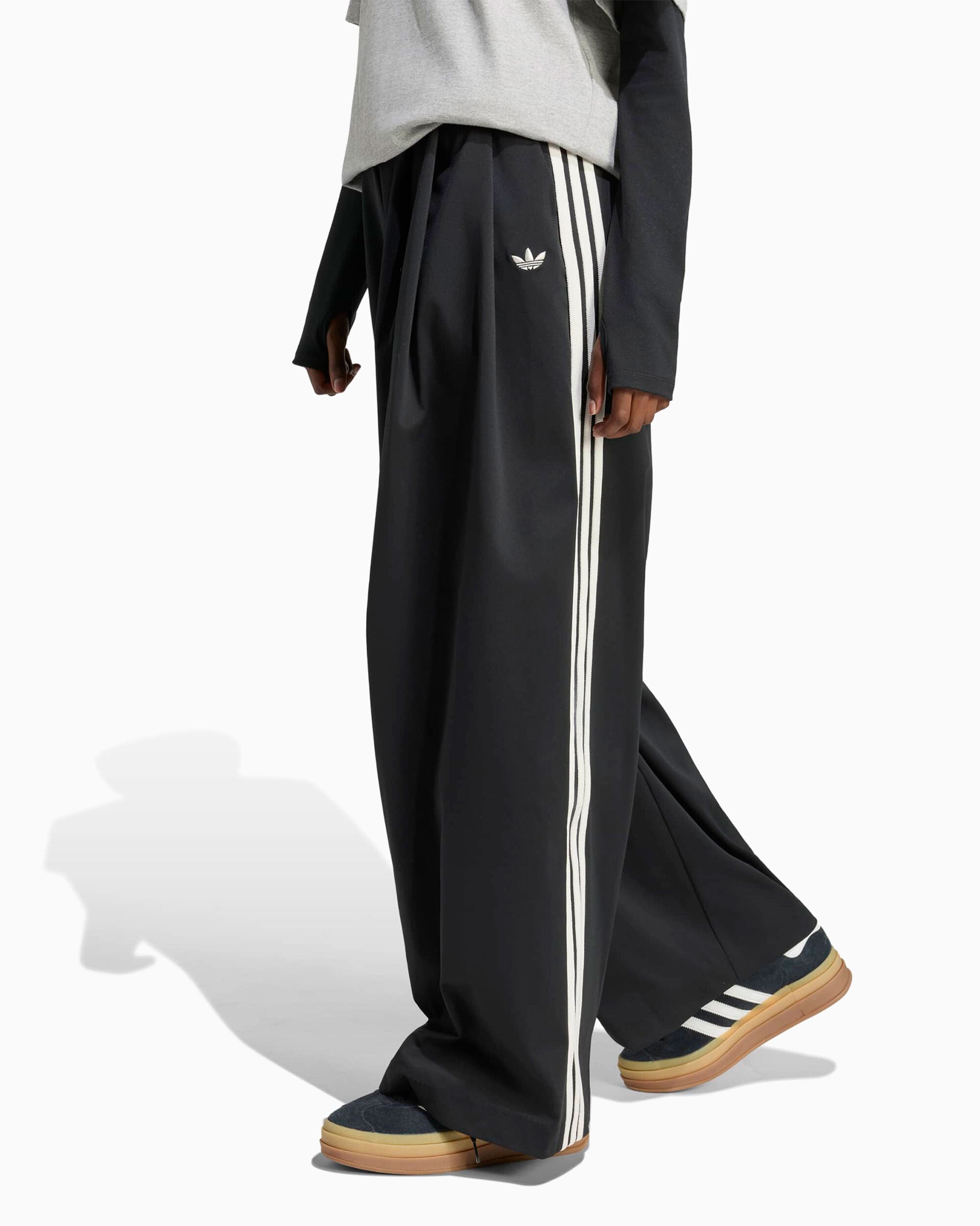 Pants adidas Originals Pleated Relaxed Women's Chino Pants - KR9617