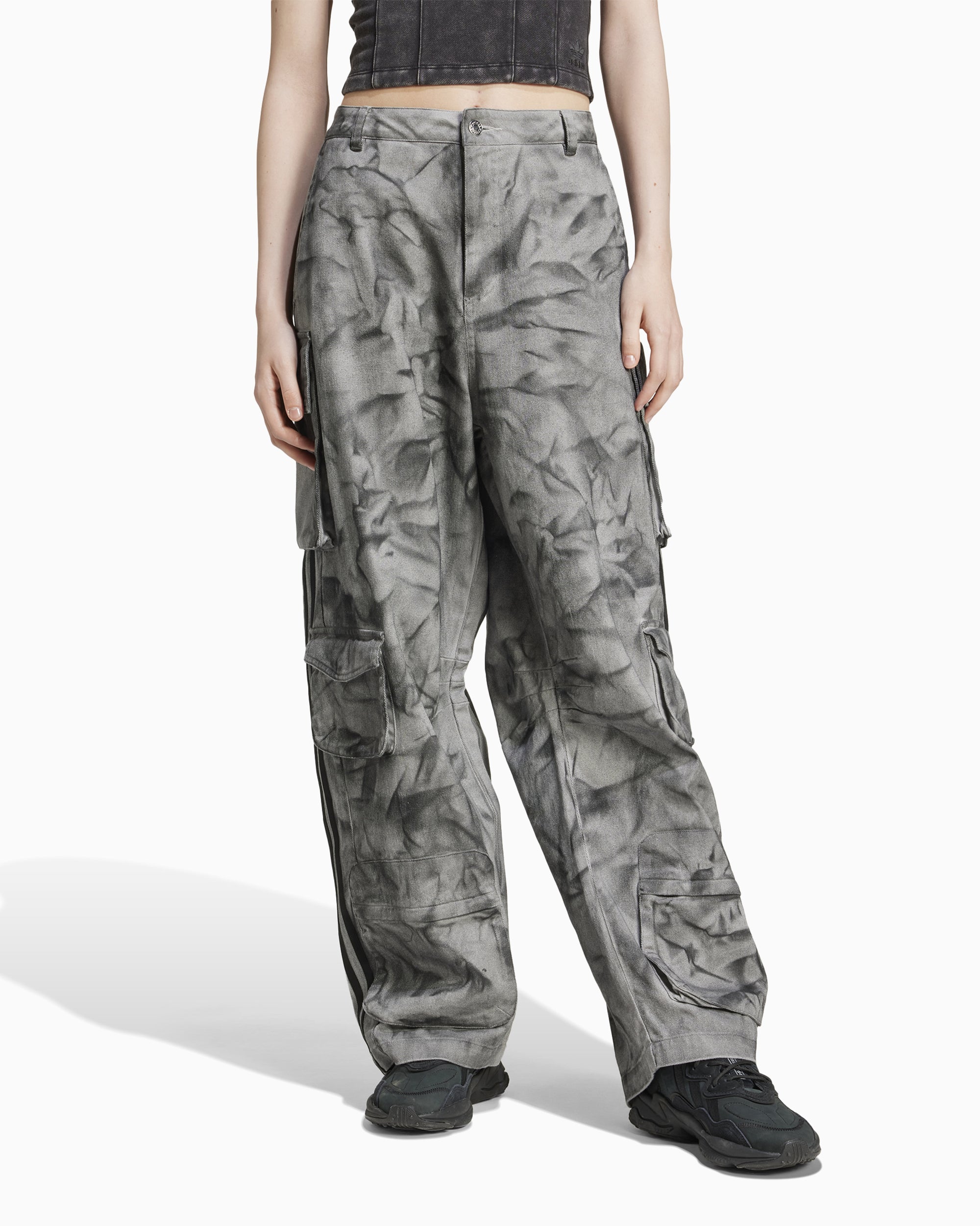 Pants Adidas Originals Women's Premium XXL Print Cargo Pants Relaxed Women's Cargo Pants - IW5537