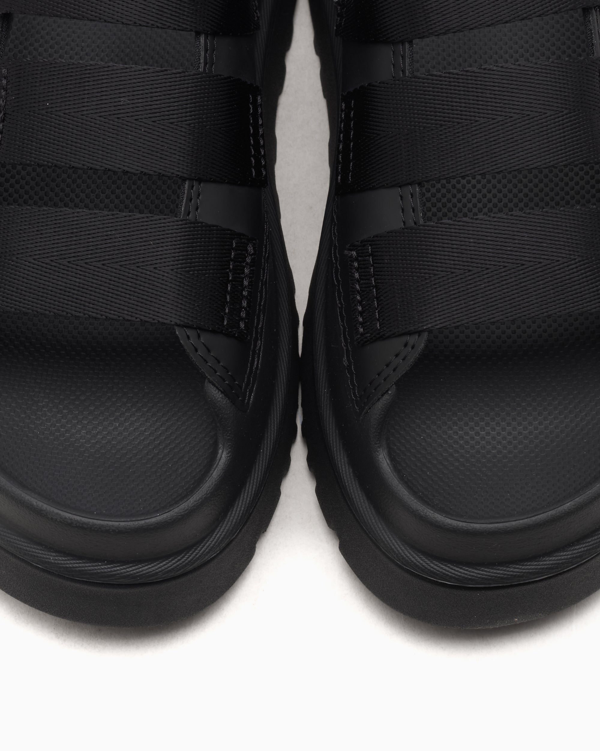 Sandals UGG® Women's GoldenGlow Slide - 1167430-BLK
