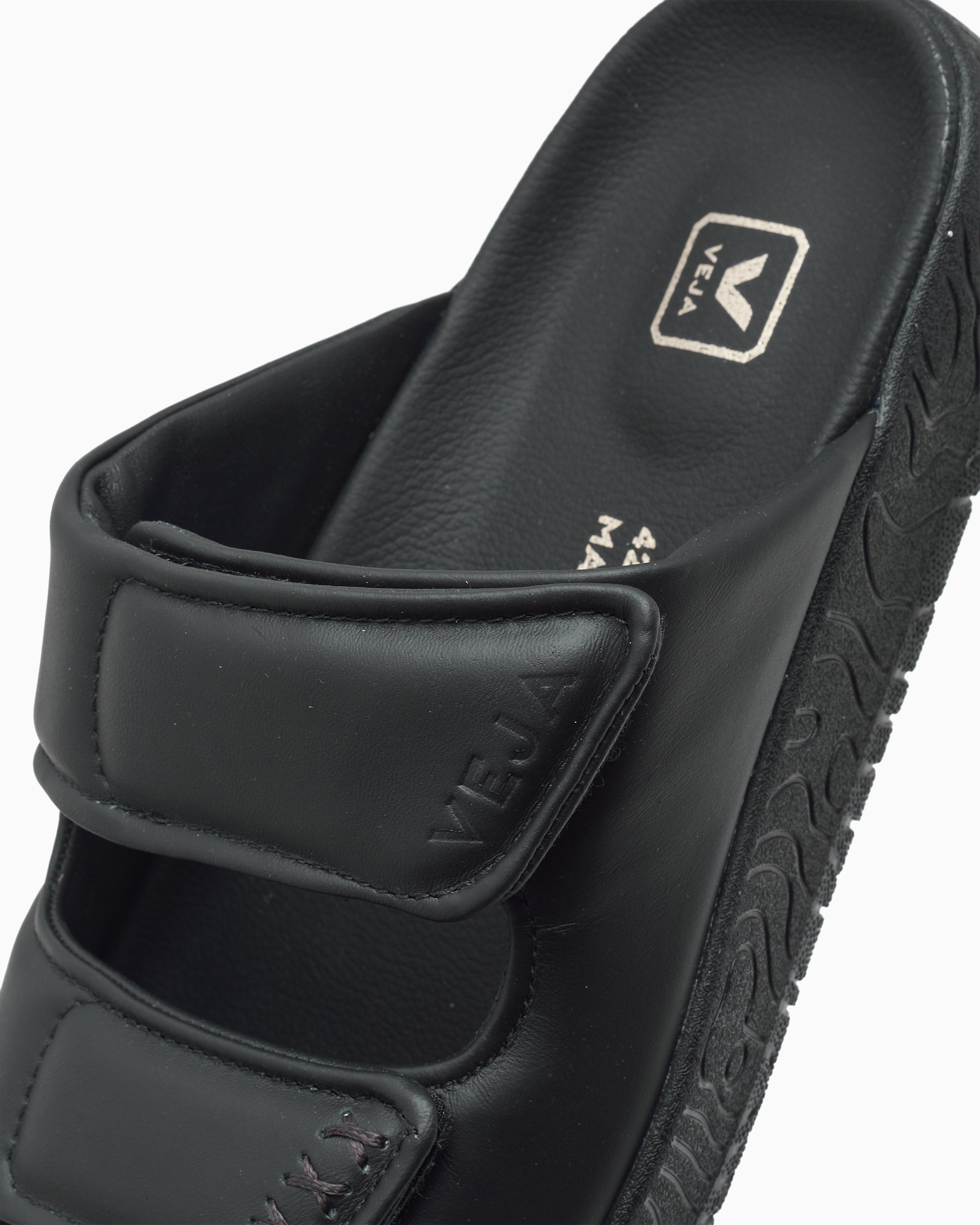 Sandals Veja Etna Bold Leather Slide - EM0221052B