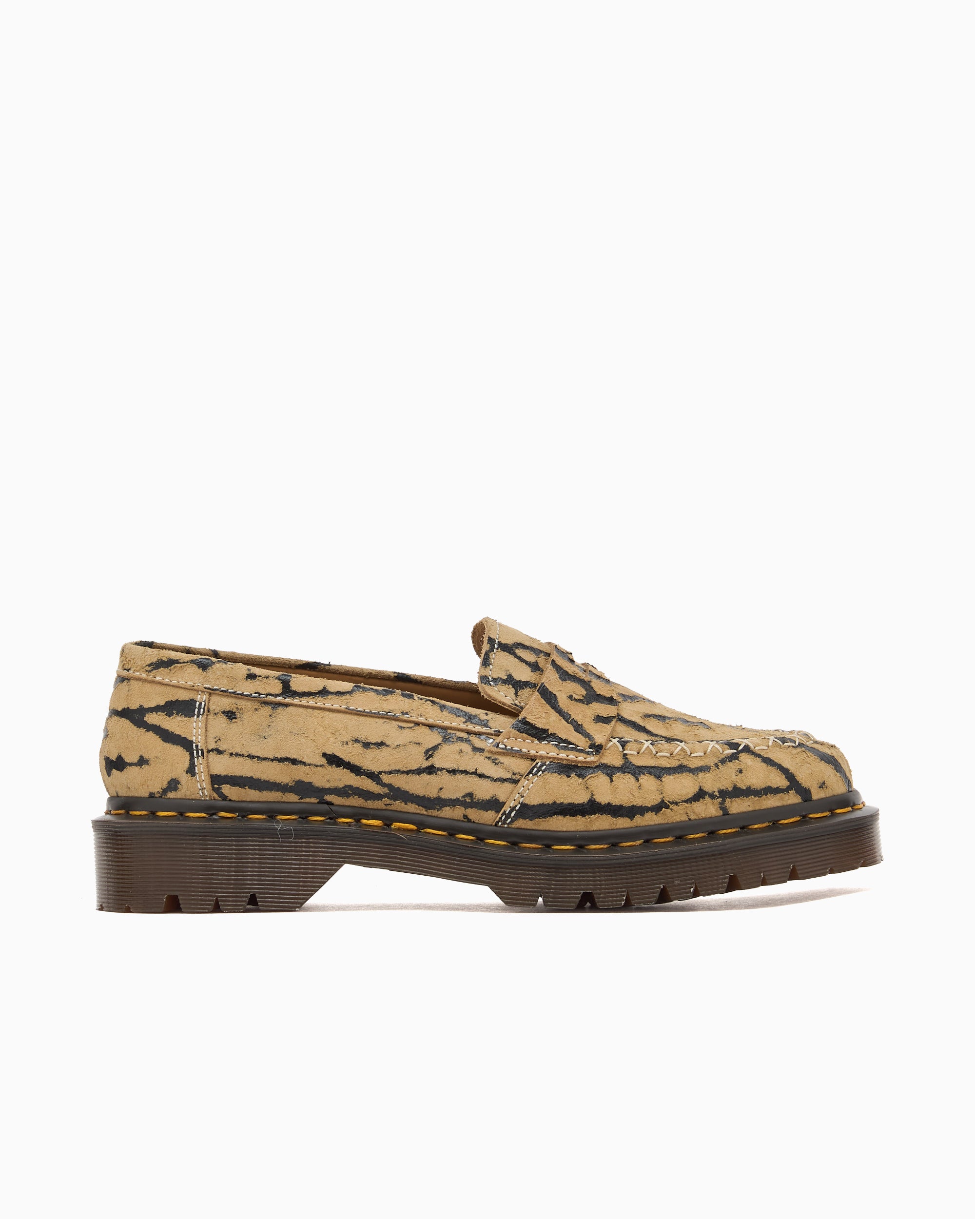 Shoes Dr. Martens Delapre Penny "Wild Emboss" Unisex Shoes - 42707200