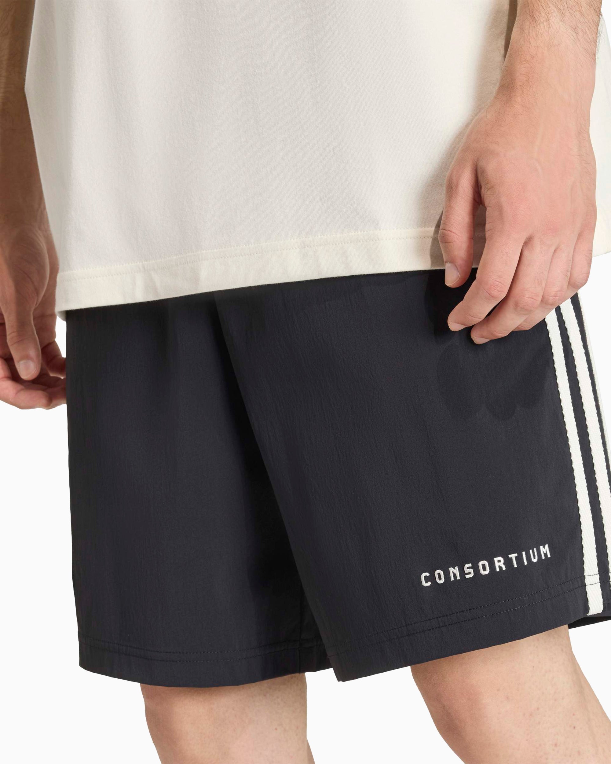 Shorts adidas Originals Consortium Men's Shorts - JY8320