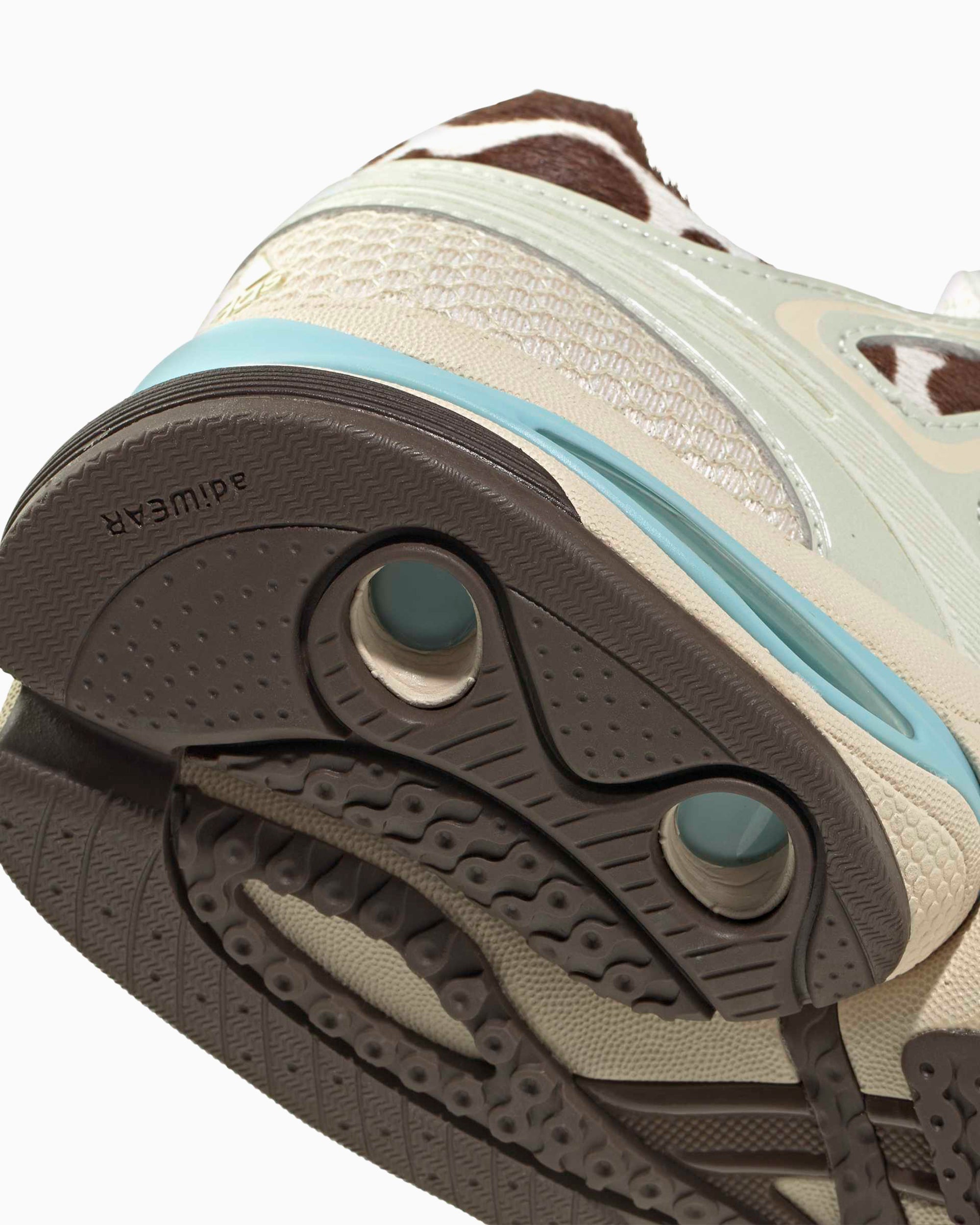 Sneakers adidas Originals Women's Adistar Control 5 "Giraffe" - KI4206