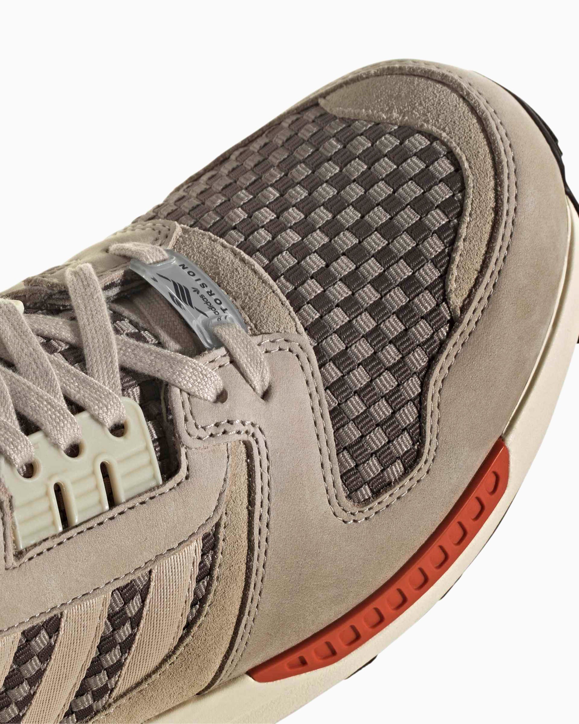 しいページ adidas Originals ZX 8000