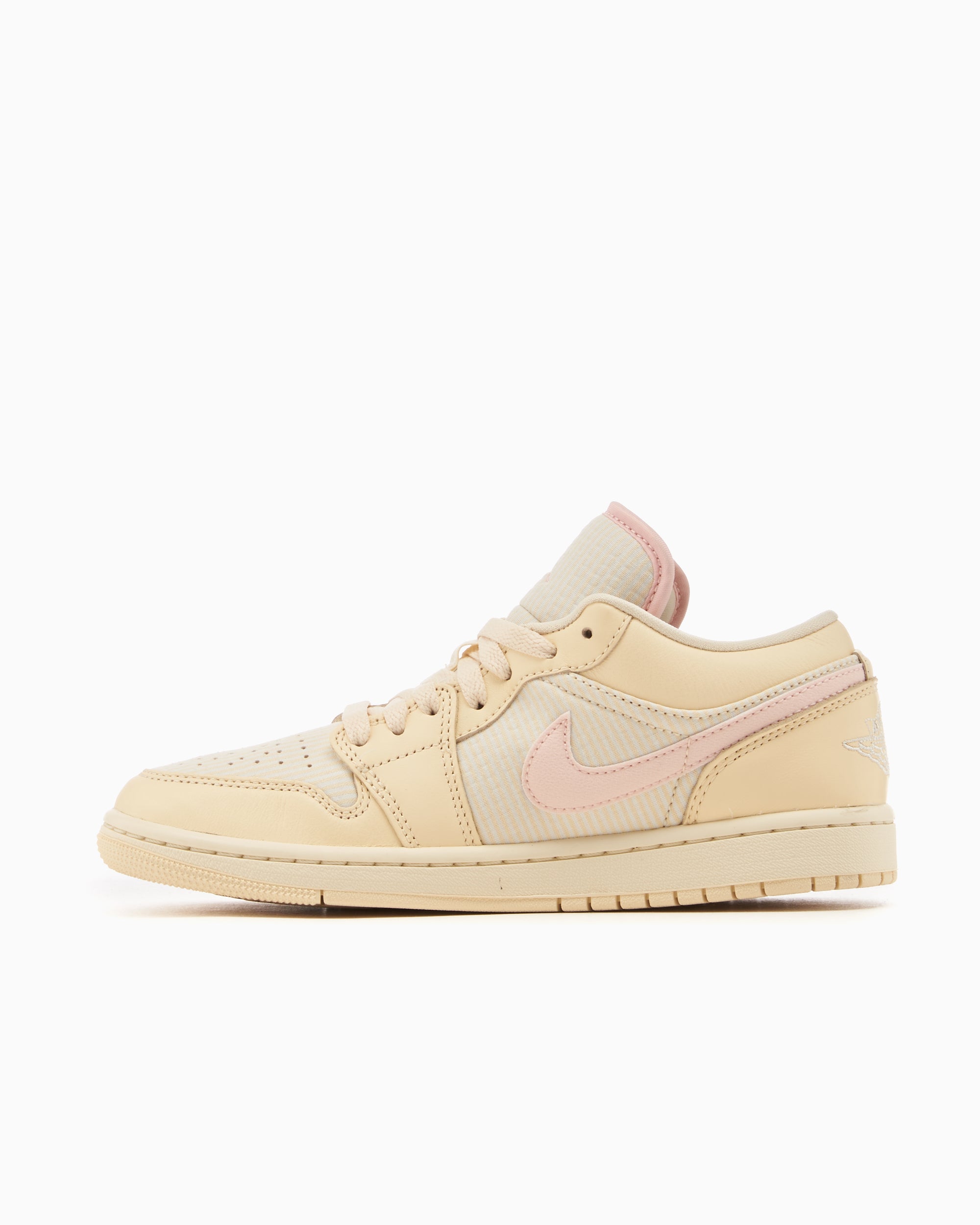 Sneakers Air Jordan Women's 1 Low SE - FQ1925-100