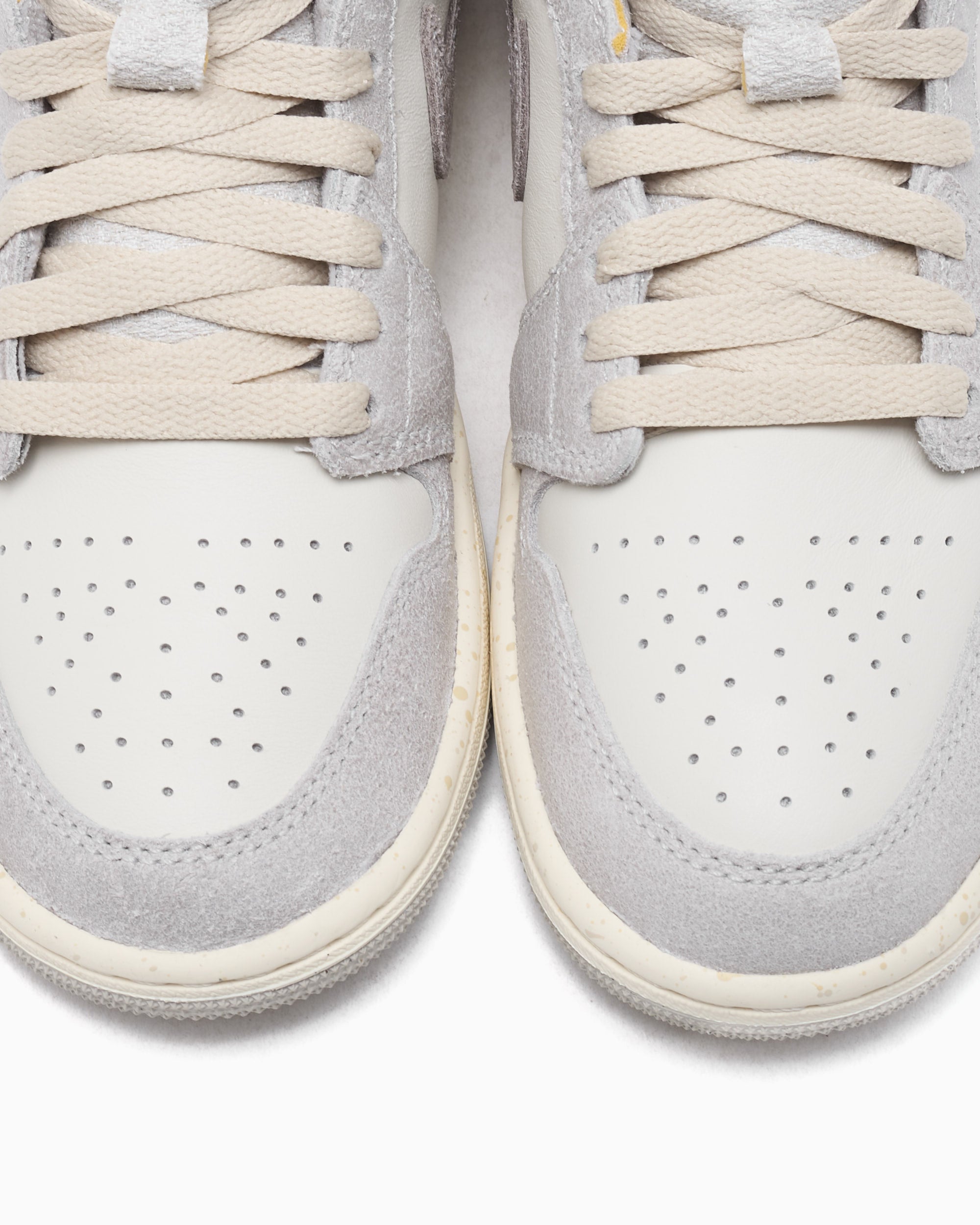 Sneakers Air Jordan Women's 1 Mid SE - IB7010-001