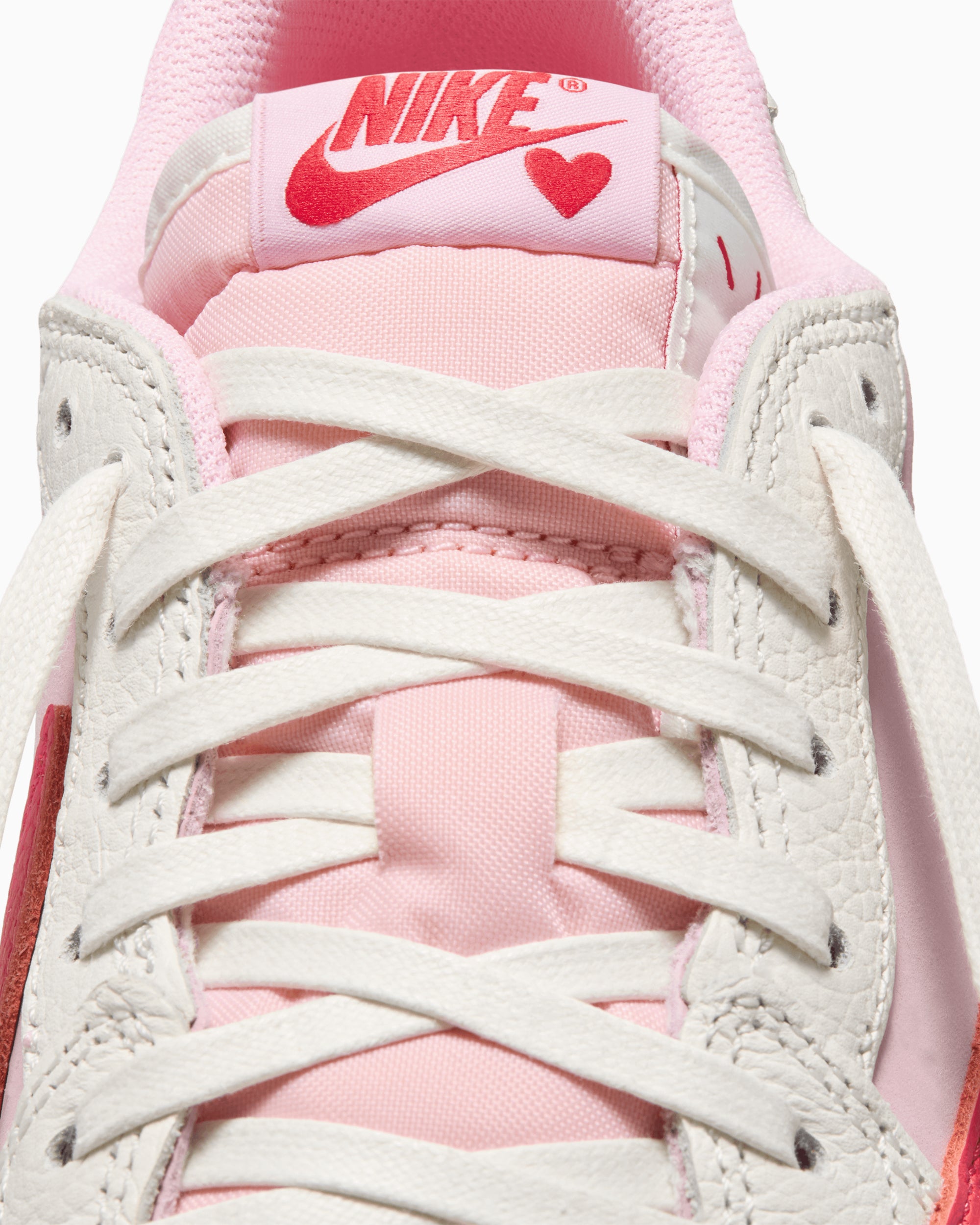 Sneakers Air Jordan x Travis Scott 1 Low Retro "Tropical Pink" - IQ7604-101