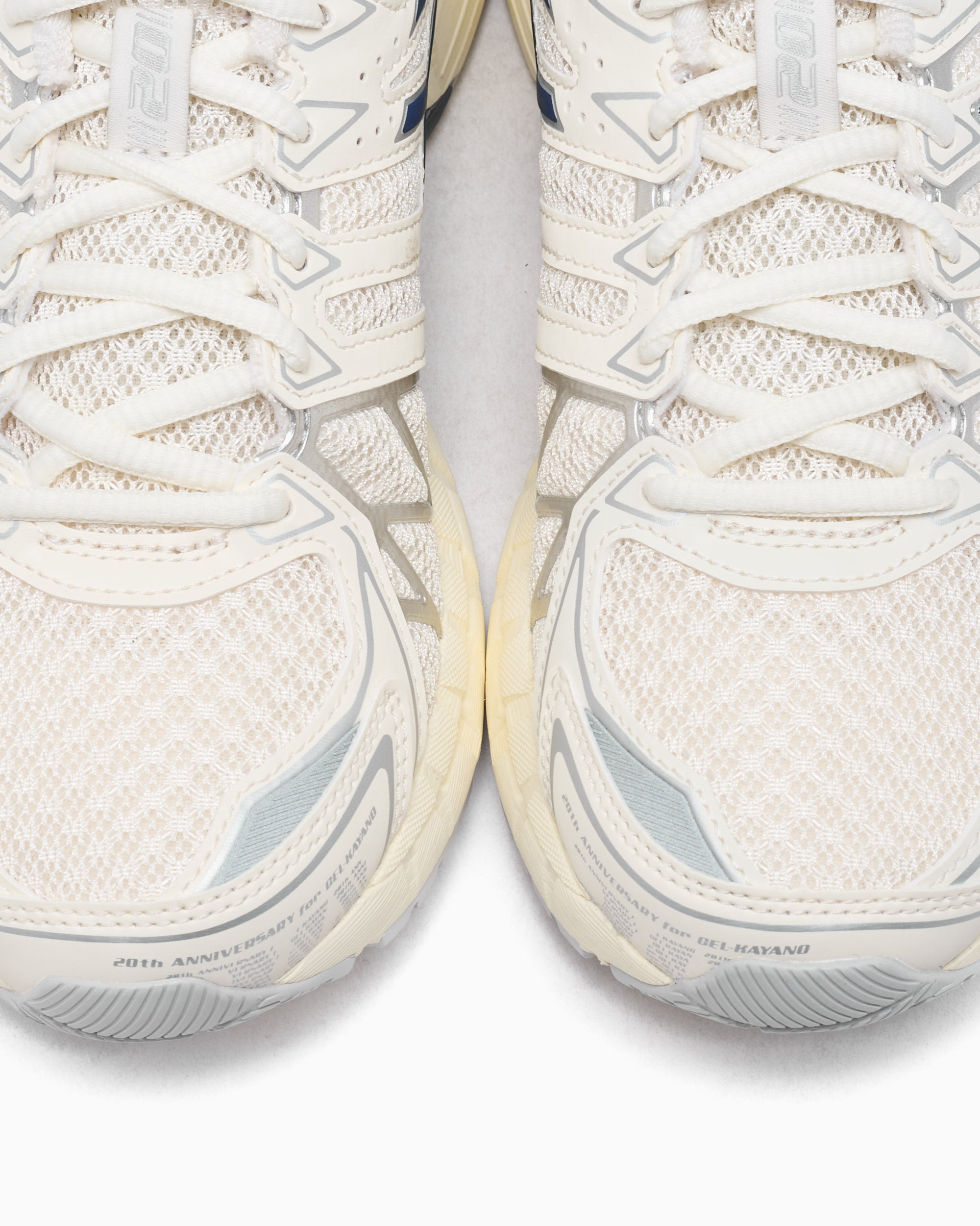 Sneakers ASICS Gel-Kayano 20 - 1203A388-104