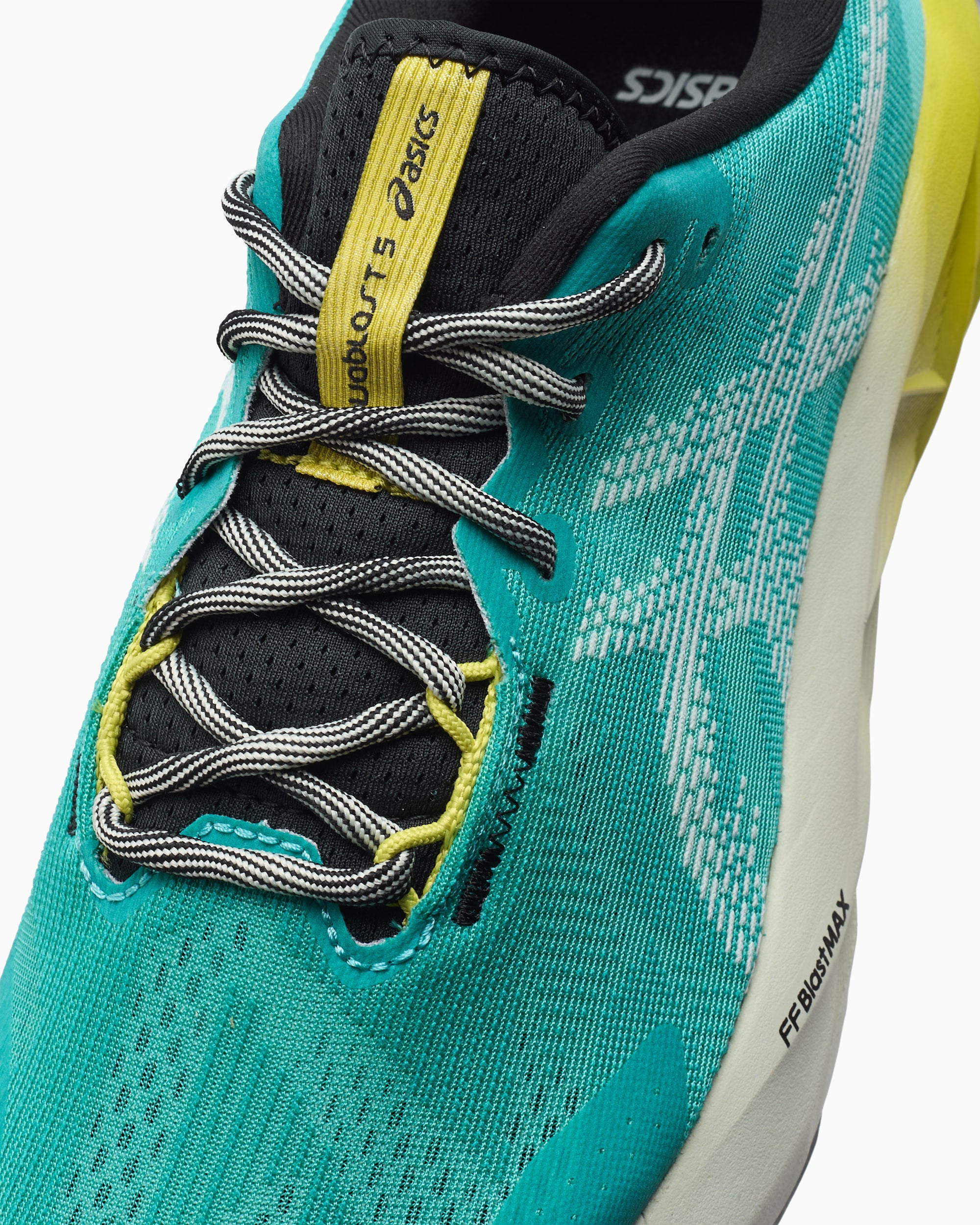 Sneakers ASICS Novablast 5 TR - 1011C217-300