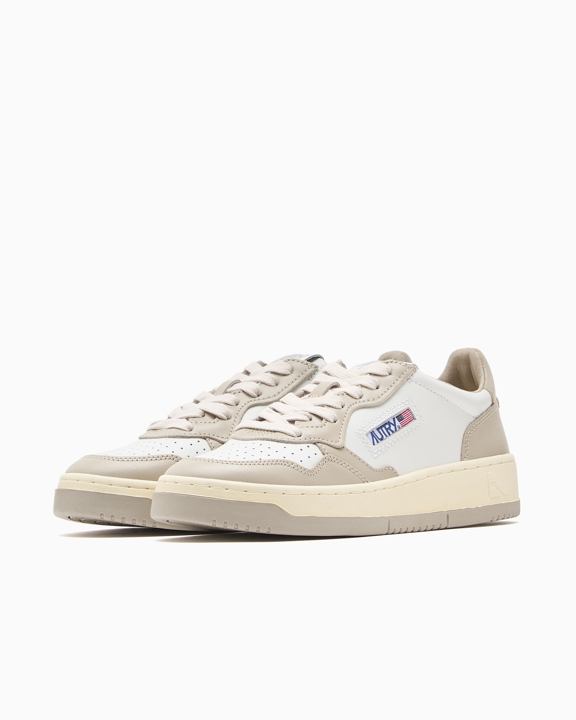 Sneakers Autry Women's Medalist Low Leather - AULWWB67