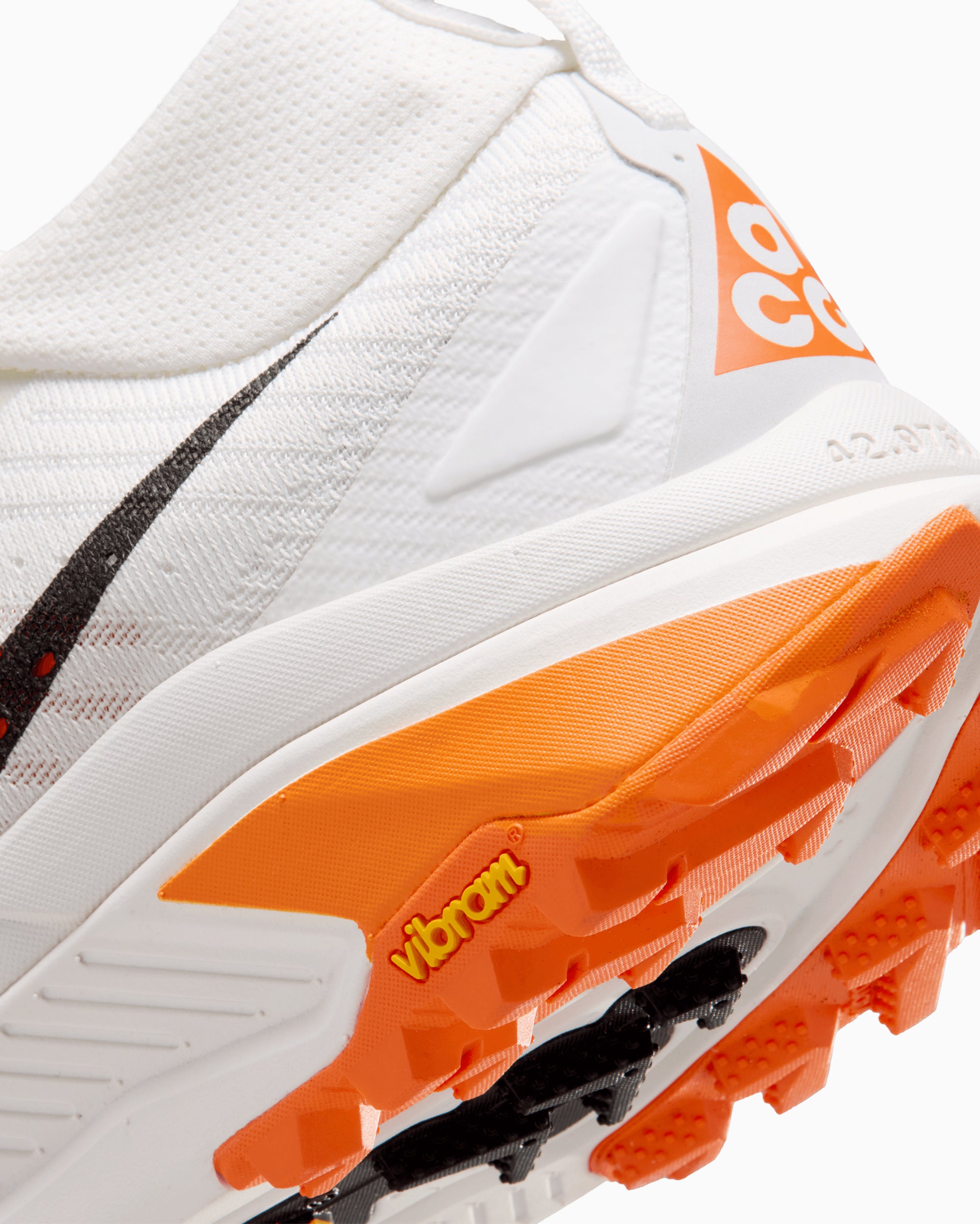 Sneakers Nike ACG Women's Zegama Trail Vibram - HV8115-103