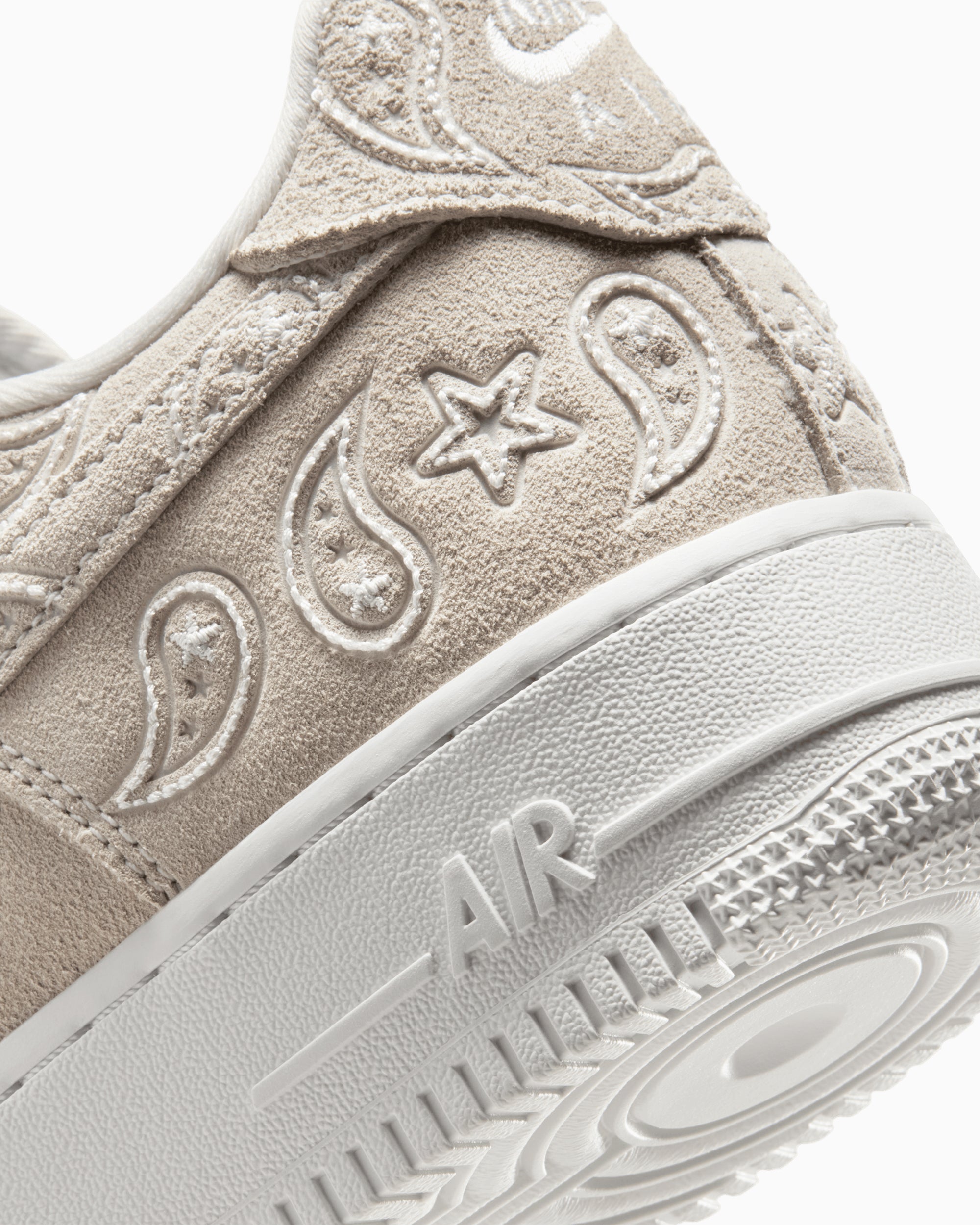 Sneakers Nike Air Force 1 '07 LV8 "Paisley" - IU2363-100