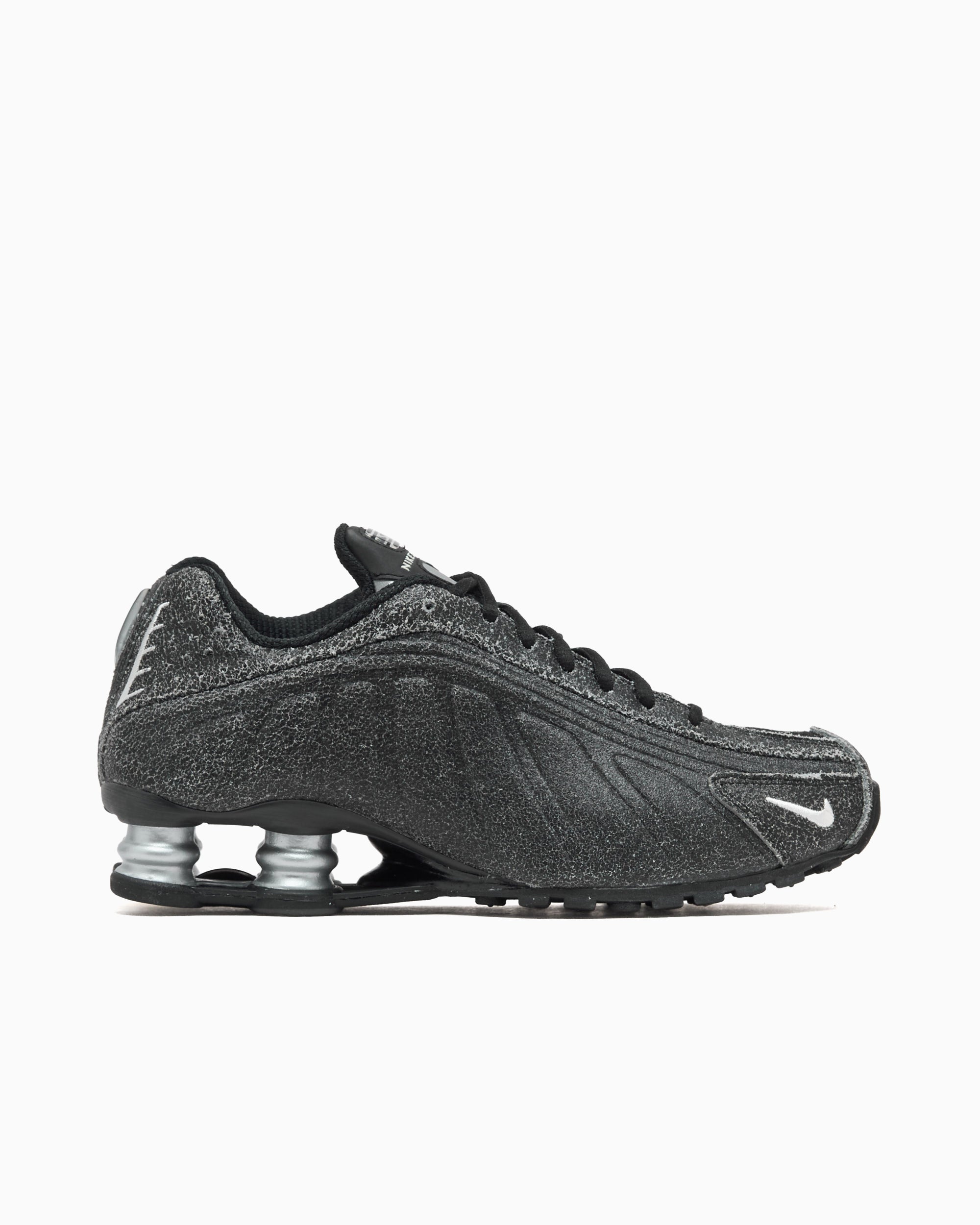Sneakers Nike Shox R4 "Black Distressed" - IO4544-002