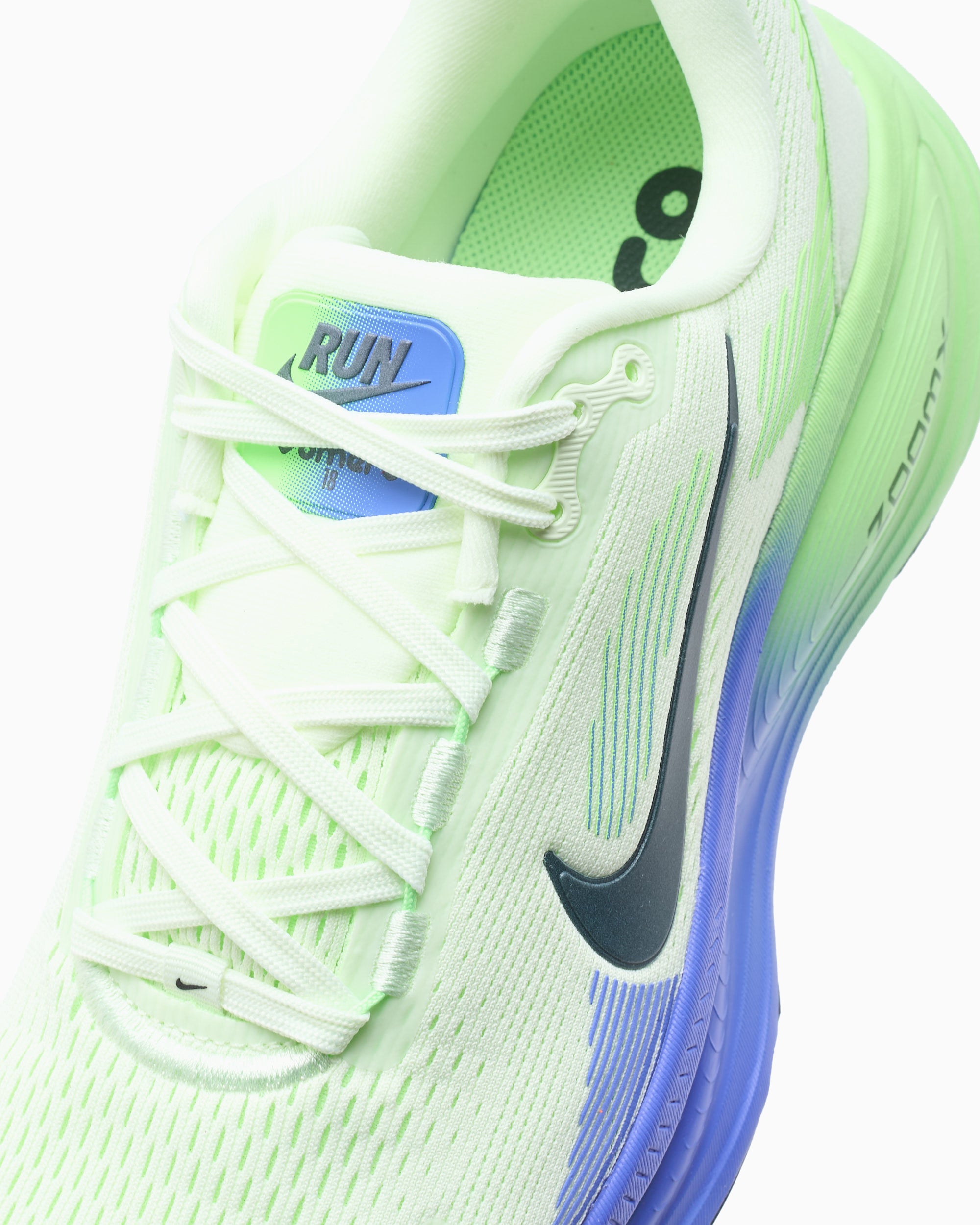 Sneakers Nike Vomero 18 - HM6803-111