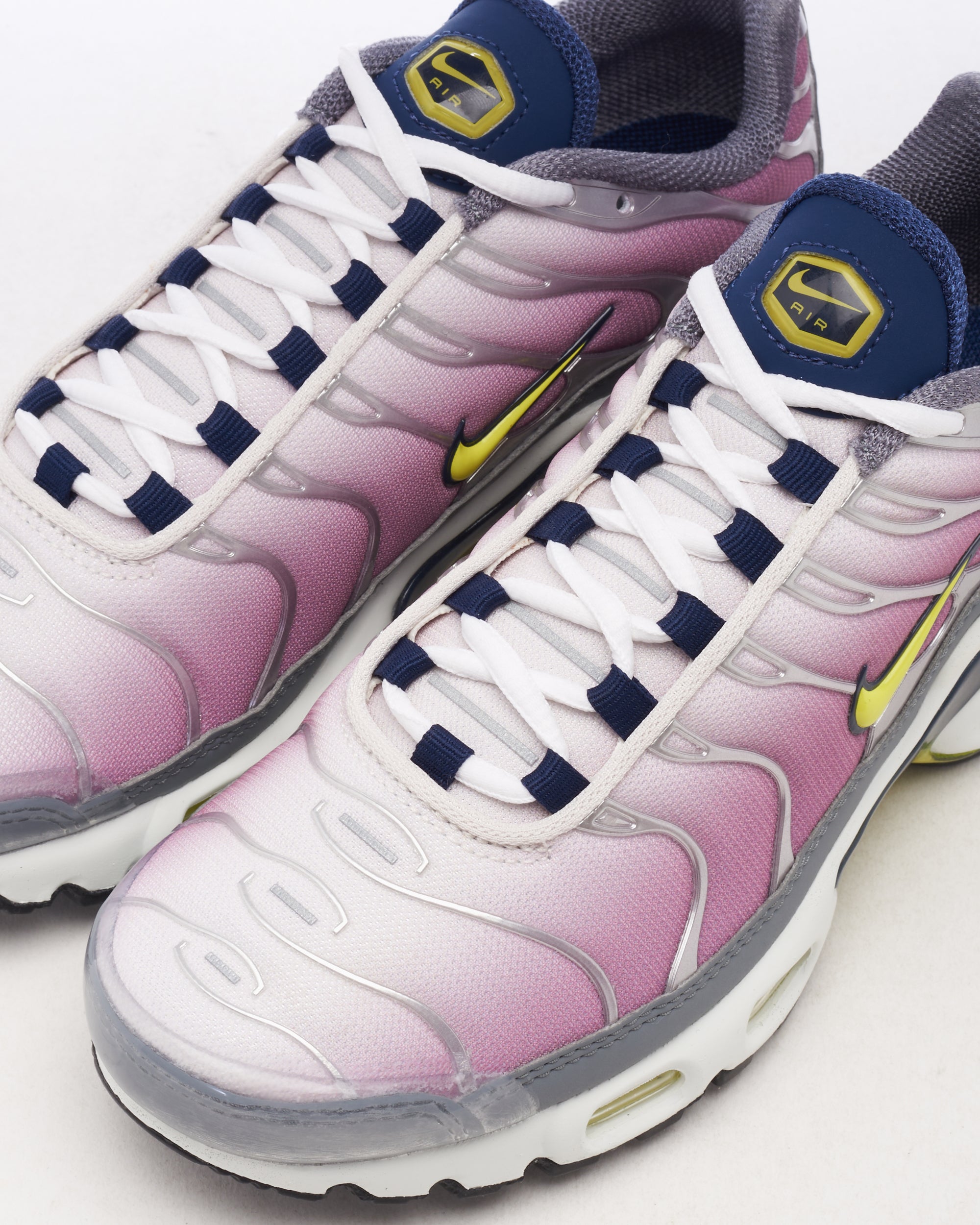 Sneakers Nike Women's Air Max Plus "Violet Dust" - FN8007-500