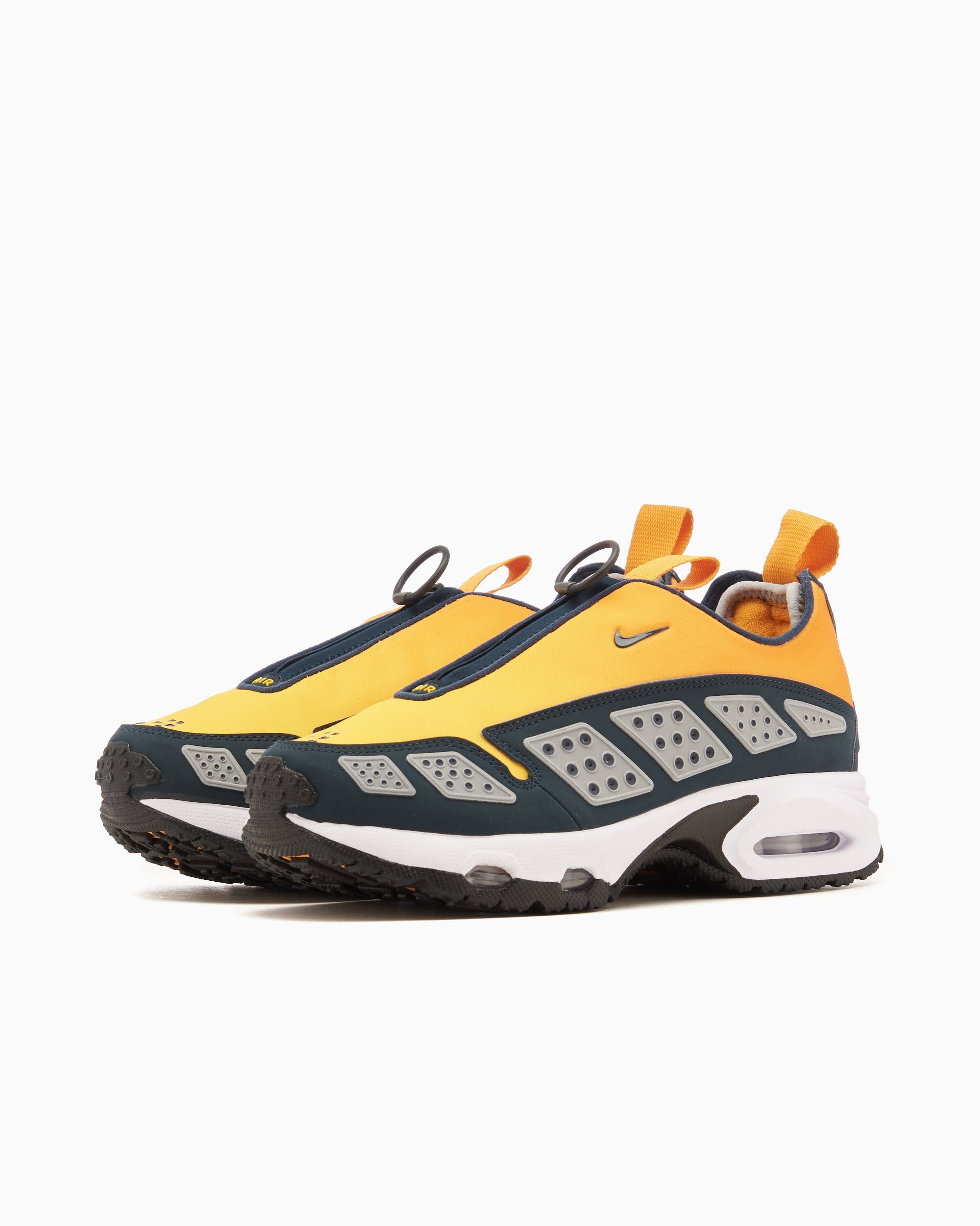 Sneakers Nike Women's Air Max SNDR "Canyon Gold" - HJ8080-700