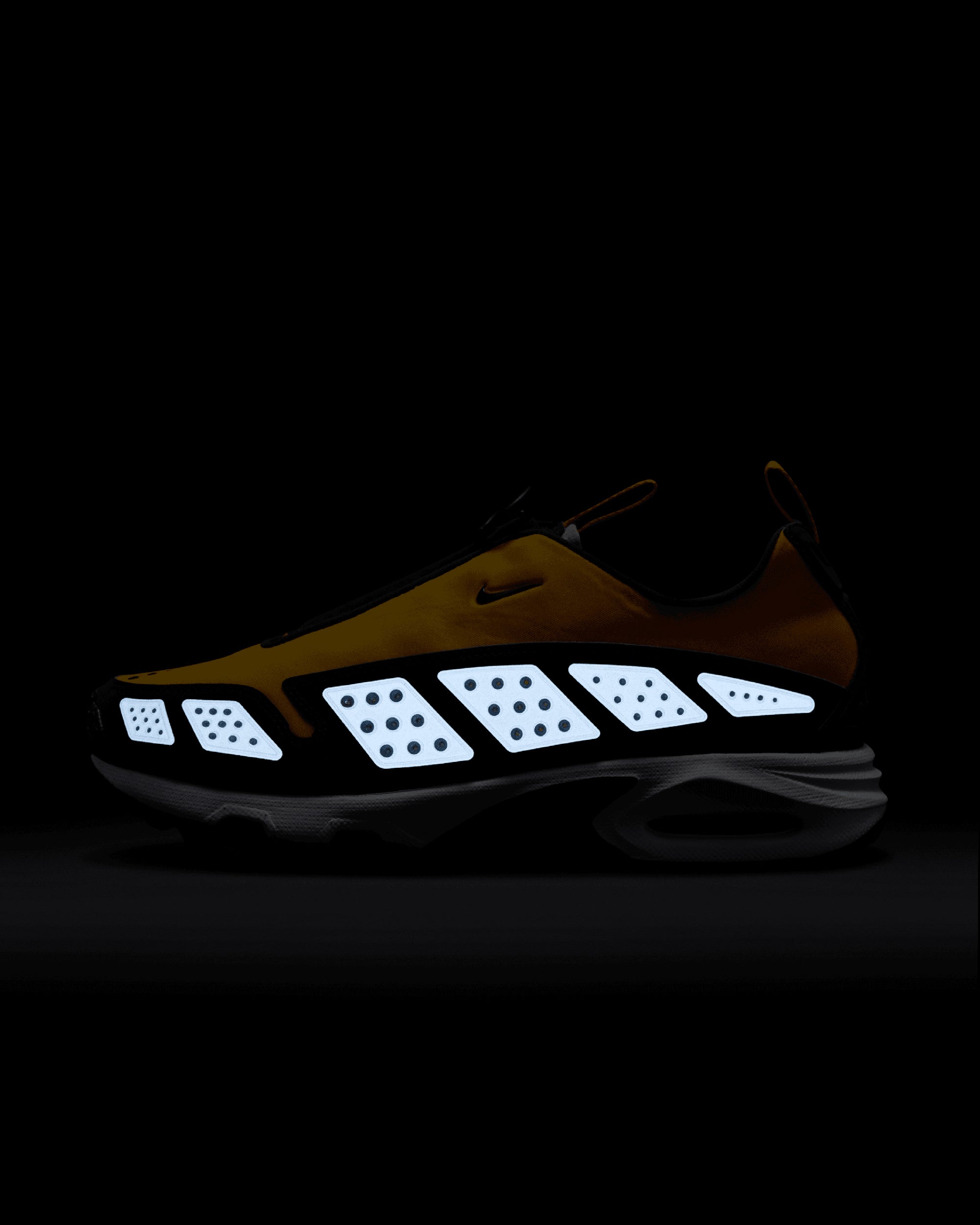 Sneakers Nike Women's Air Max SNDR "Canyon Gold" - HJ8080-700